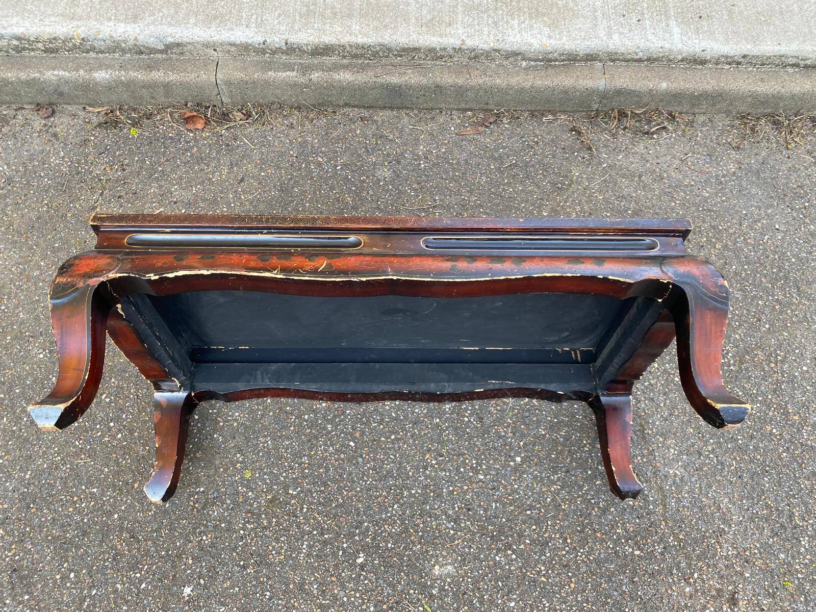 Table basse asiatique motifs fleurs