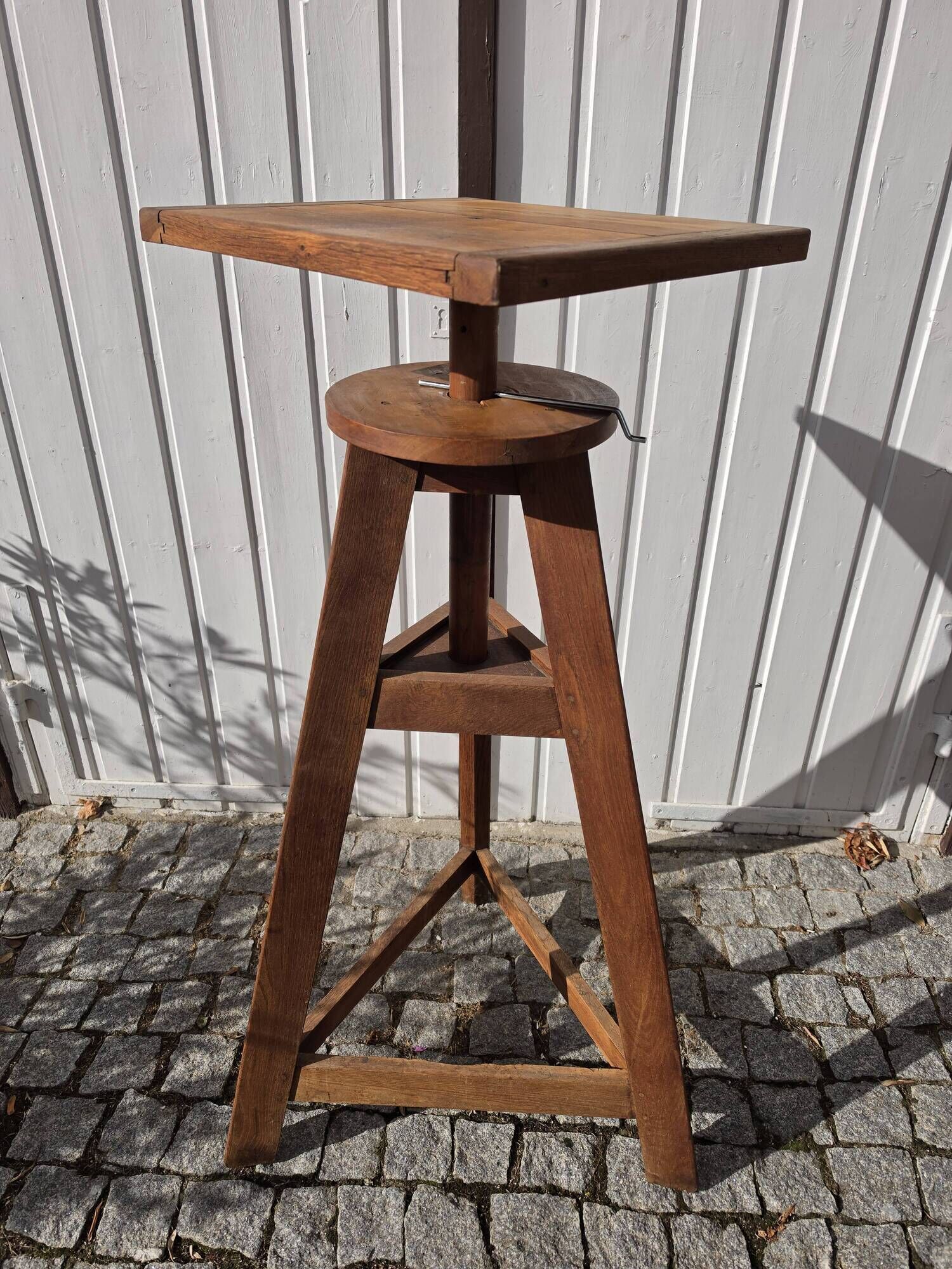 Old sculptor's pedestal