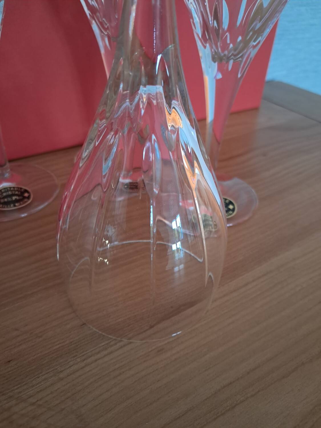 6 crystal glasses from Lorraine in the original box.