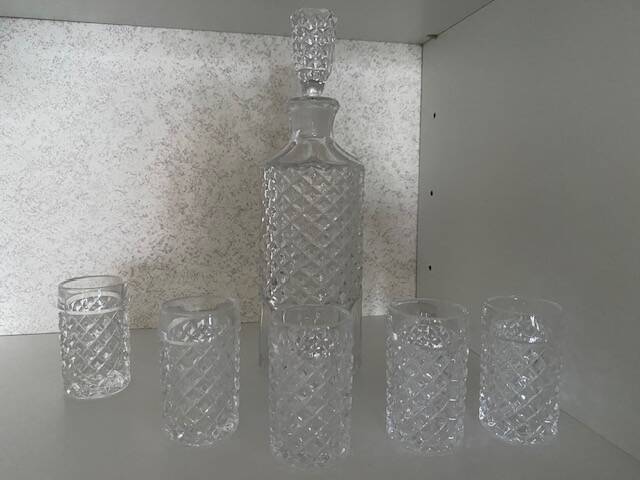 Whisky service / muscat / ... with its decanter and 5 glasses