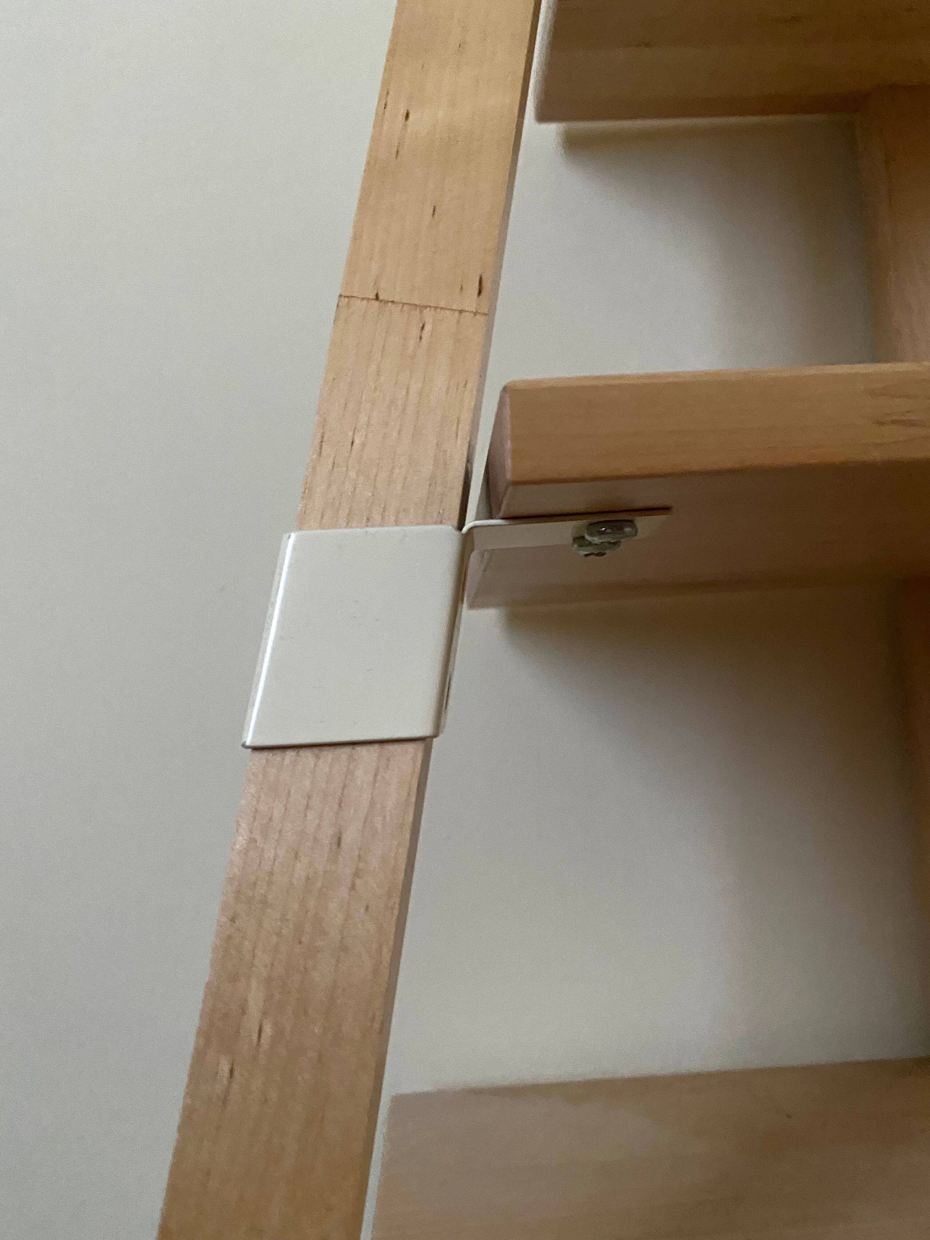 Wall shelf