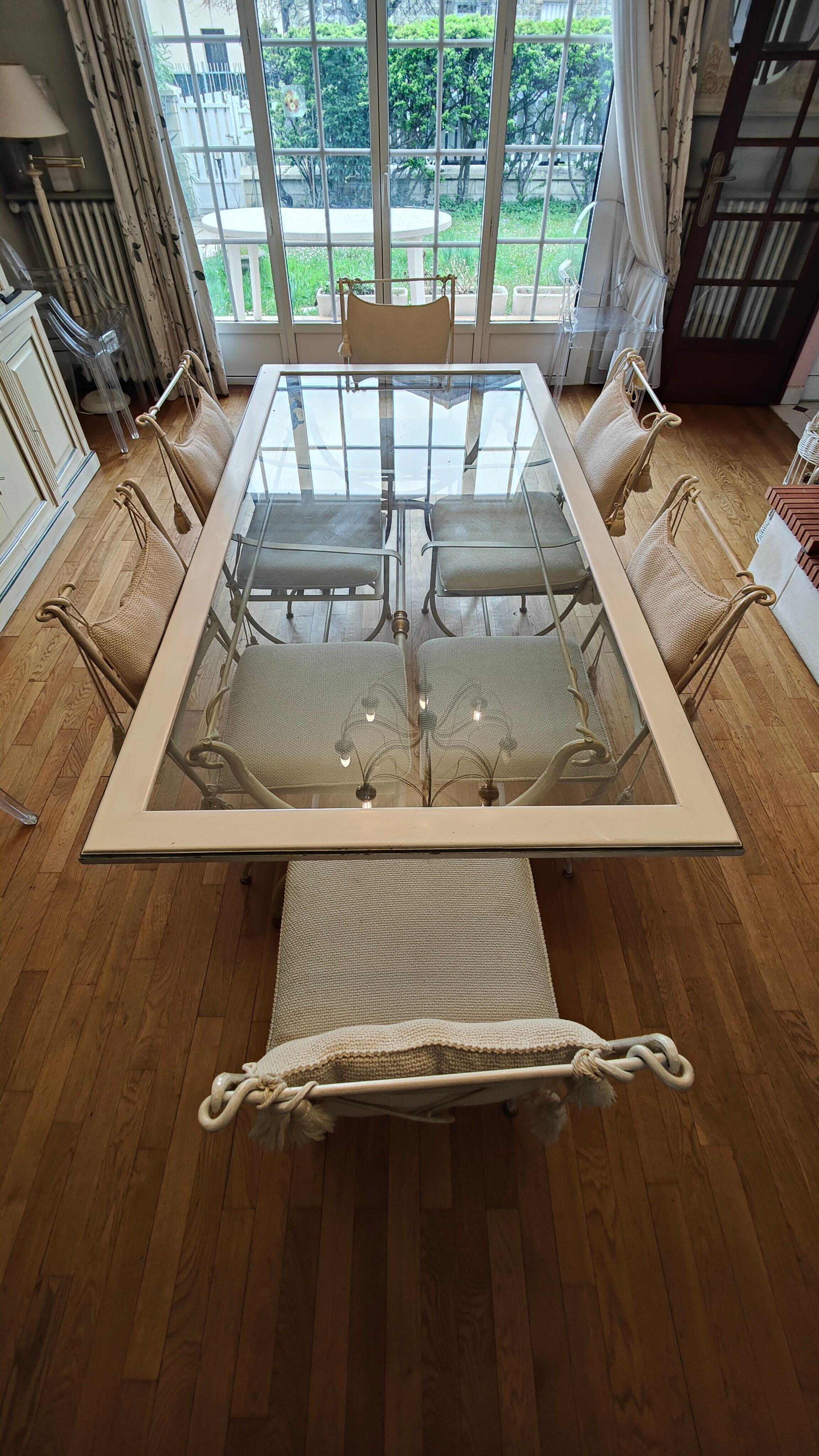 Dining table & 6 white wrought iron chairs Roche Bobois romantic style