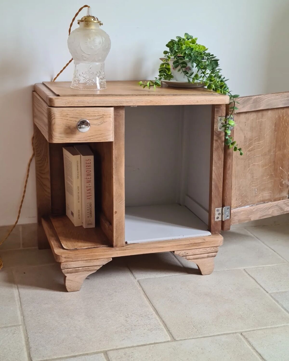 Bedside 30s renovated