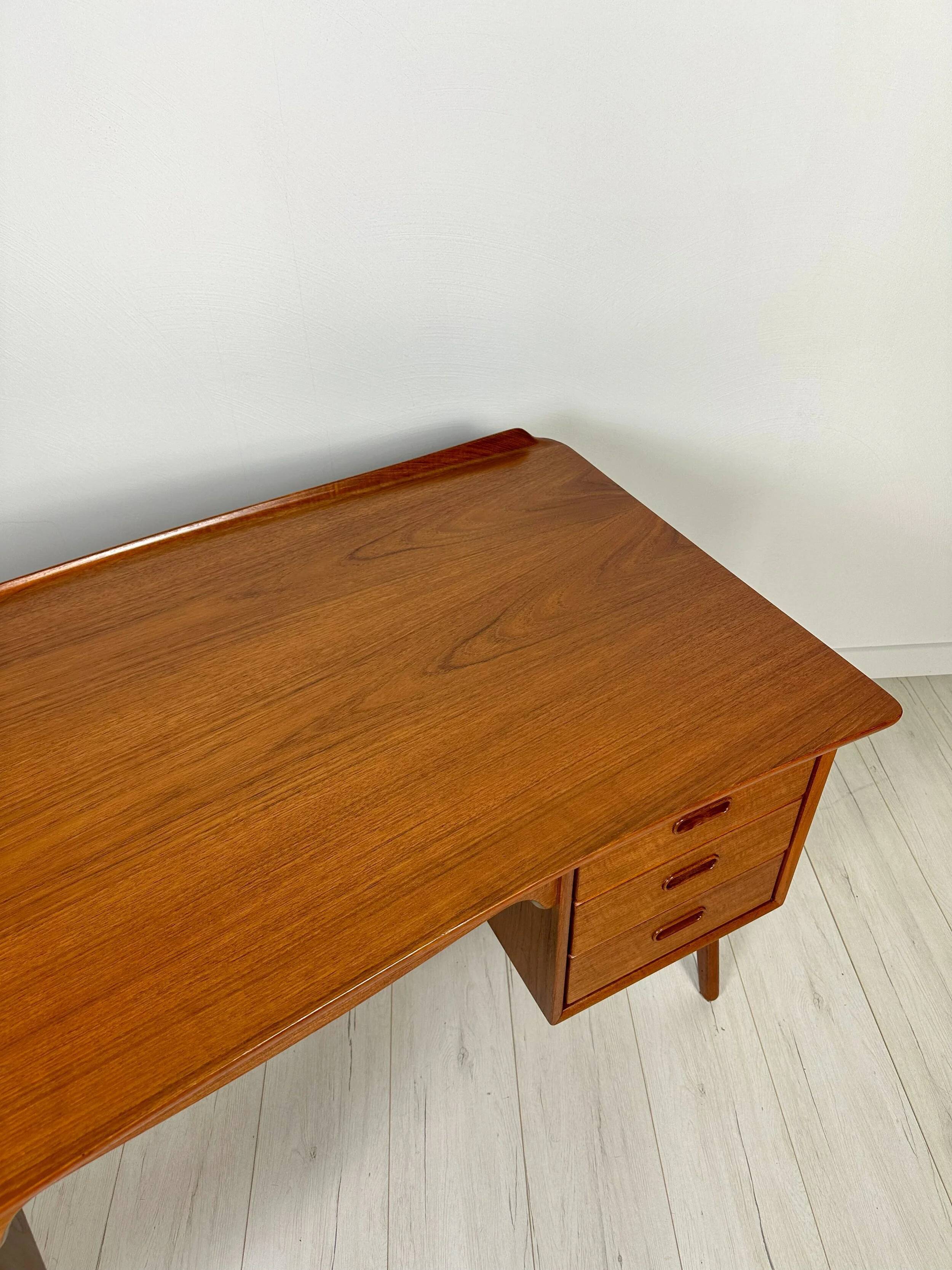 1960s Vintage Curved Teak Writing Desk by Svend Aage Madsen