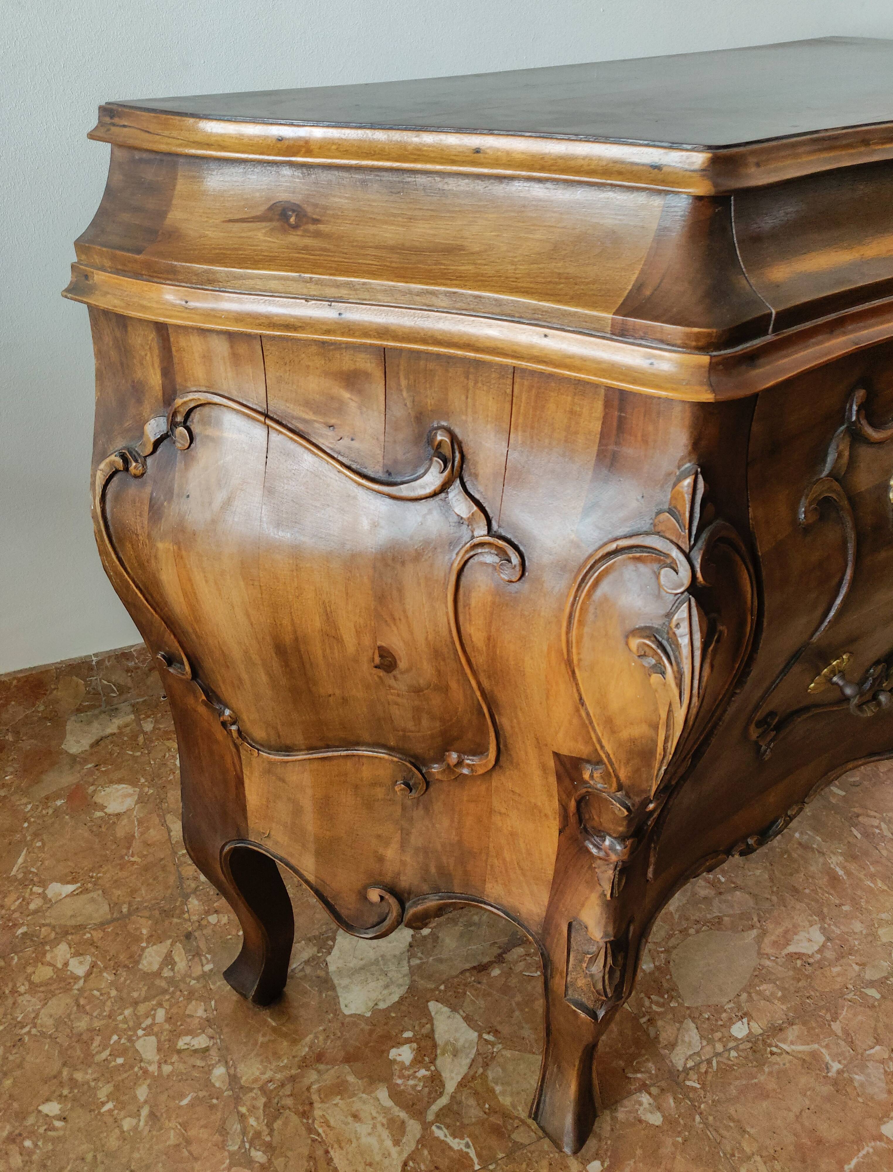 Louis XV dresser