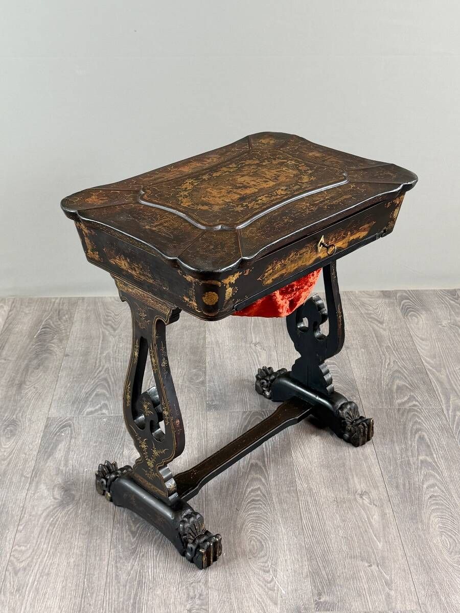 Necessary sewing furniture in blackened wood, Napoleon III style, 19th century.