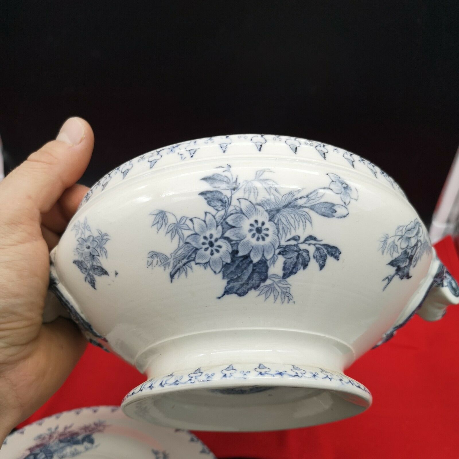 Vegetable or small soup pot in earthenware Sarreguemines model Flora