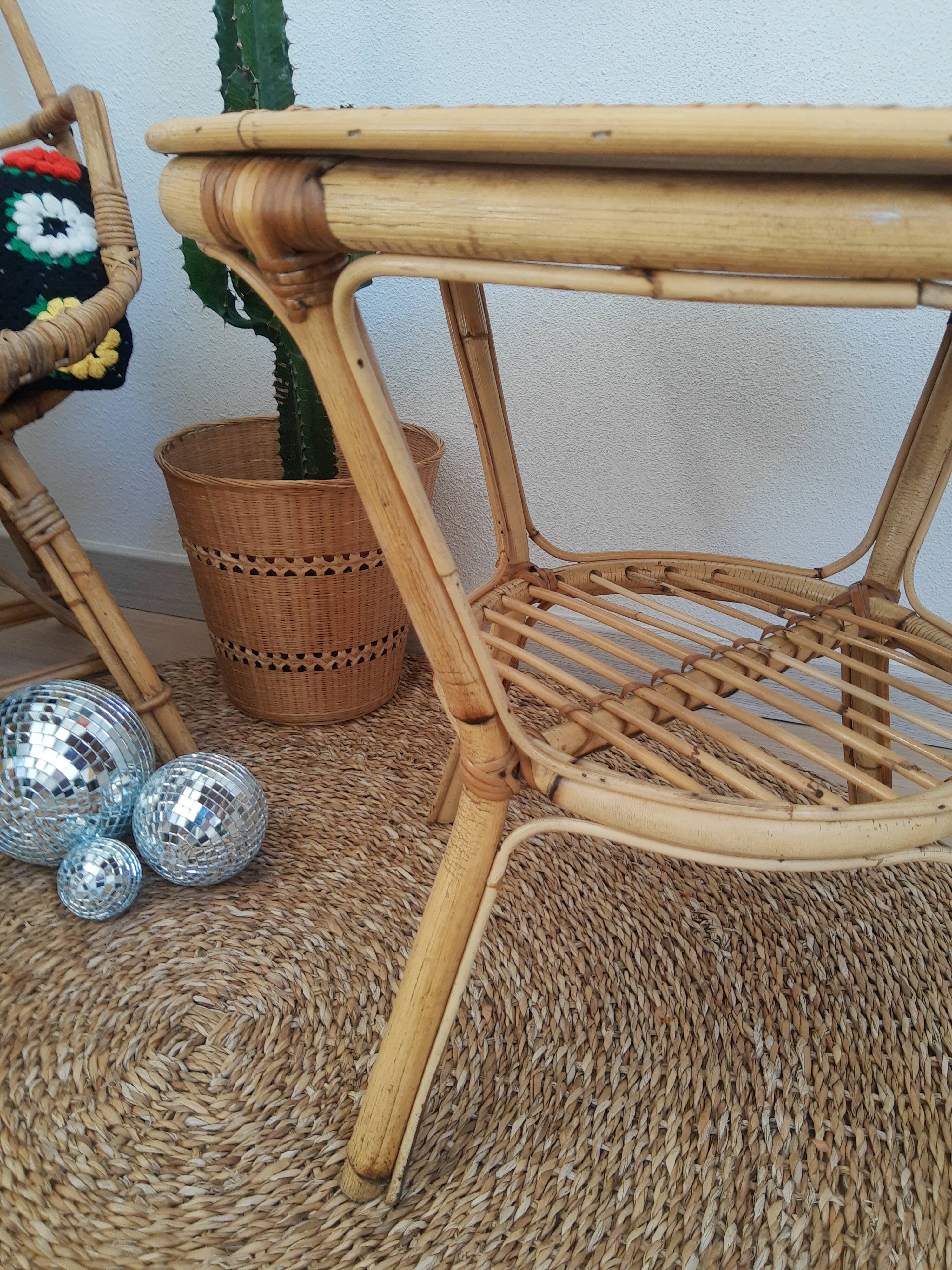 Round rattan side table 60s -70s / vintage