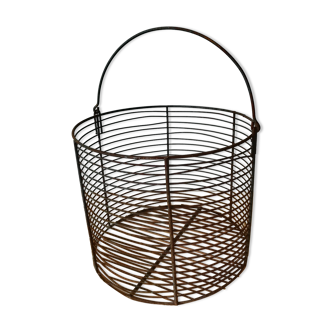Round basket in vintage mesh metal