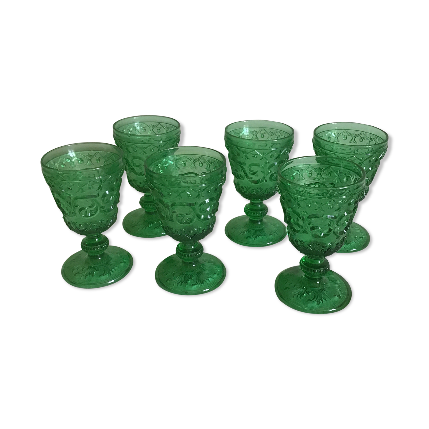 Lot of 6 glasses on foot