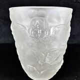 Vase "Cherubs" vintage glass pressed