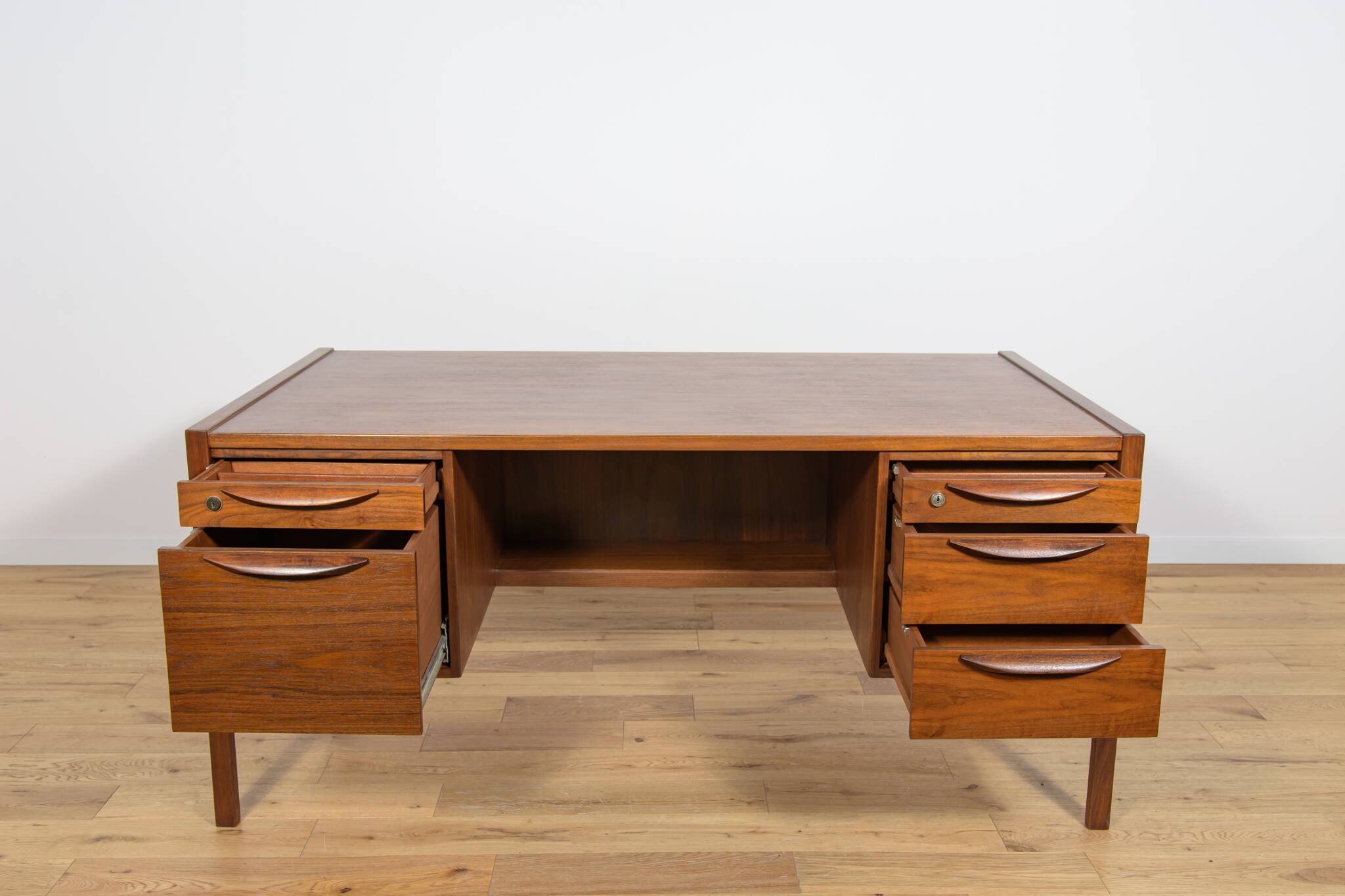 Mid-Century Walnut Desk by Jens Risom for Jens Risom Design, 1960s