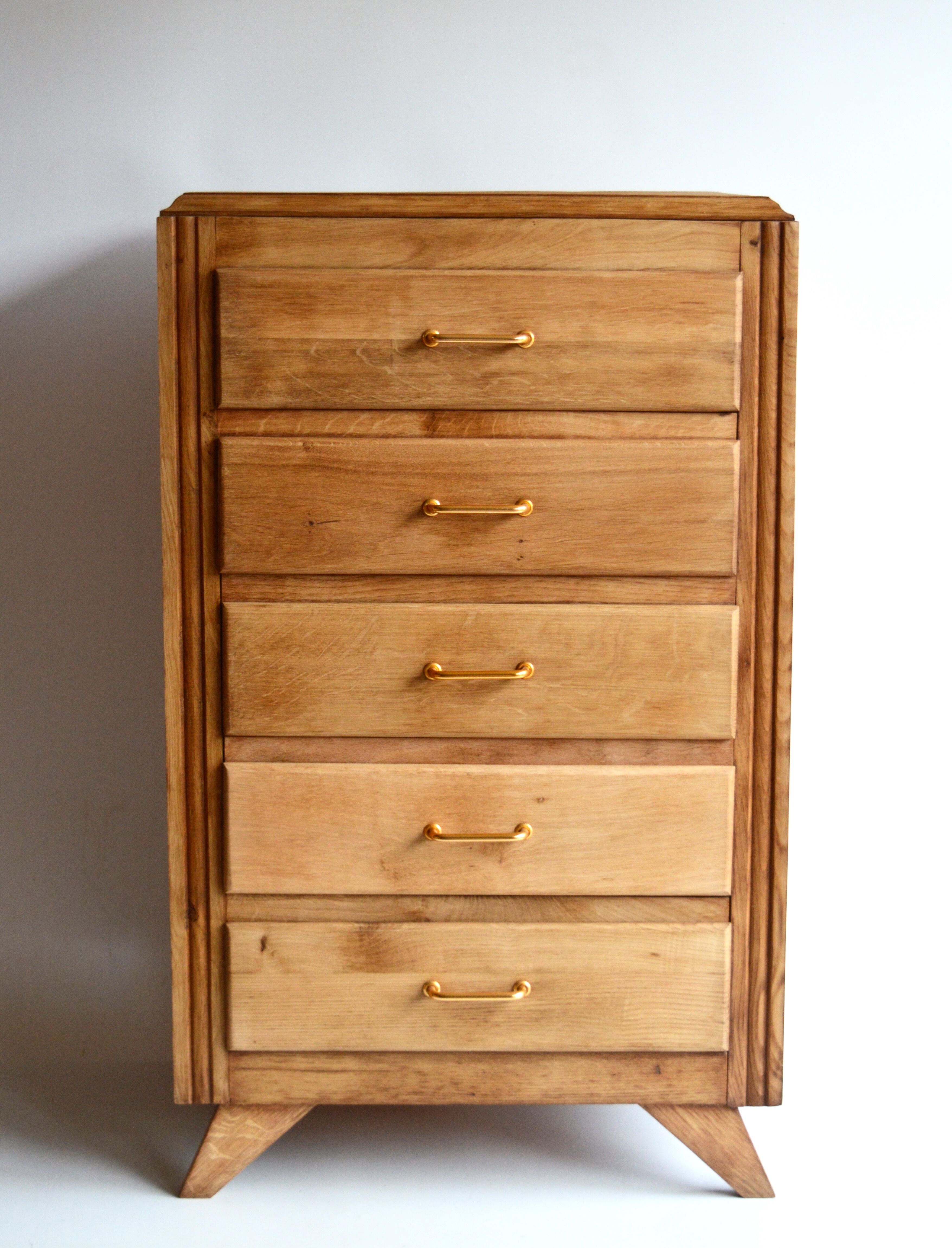 Chiffonier