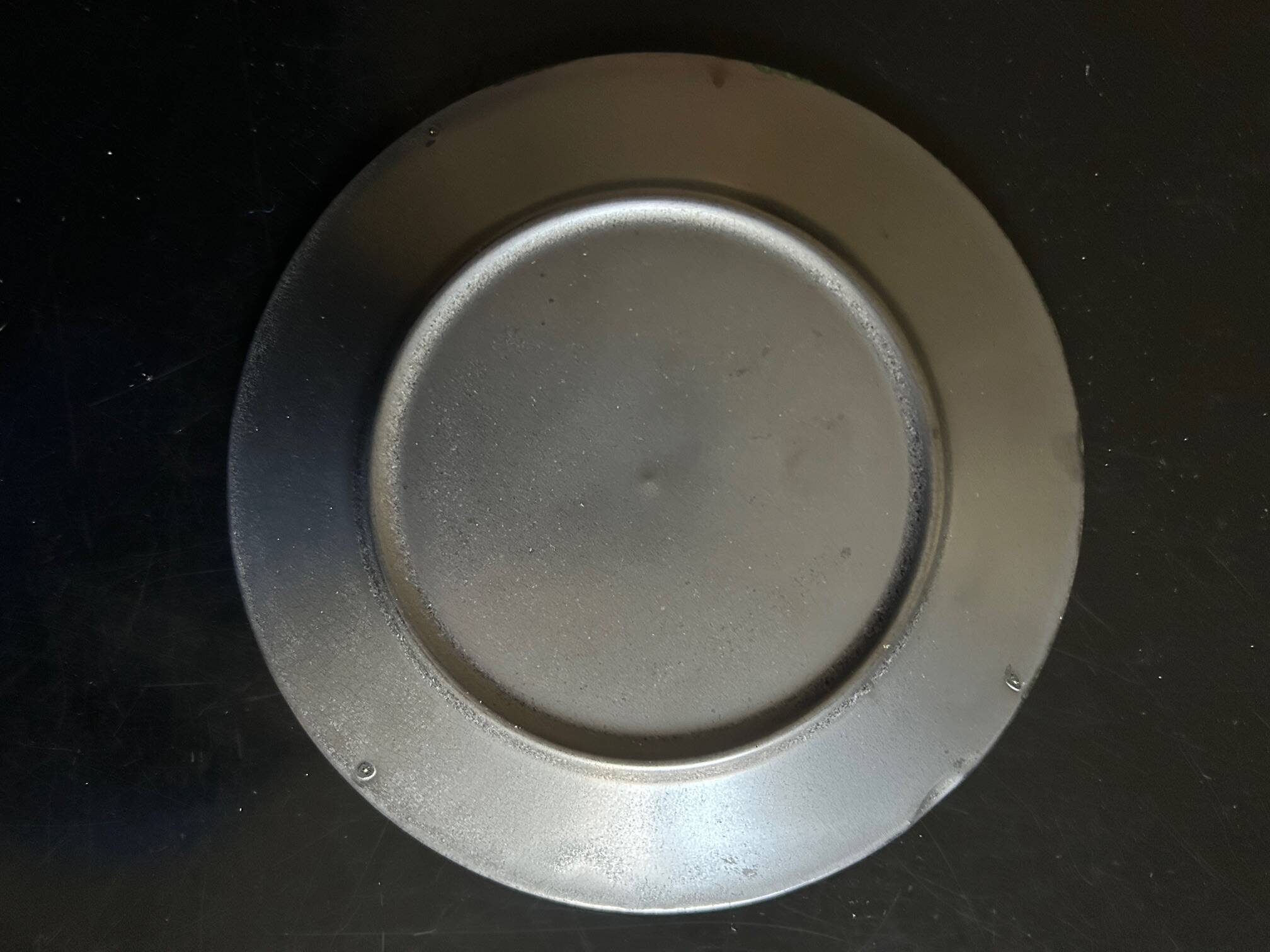 11 flat ceramic plates from Petit Massé Morvan.