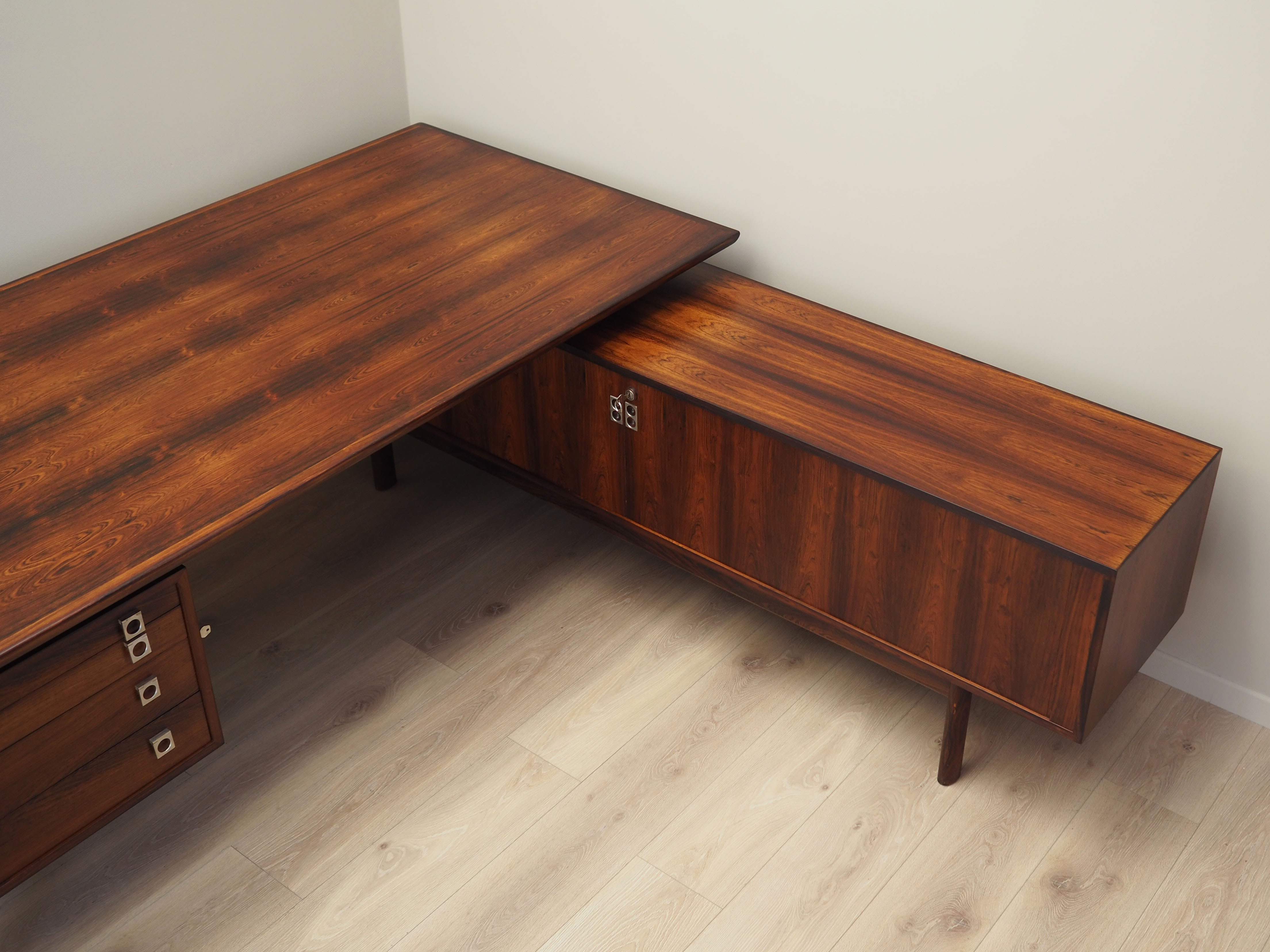 Rosewood desk by Arne Vodder, production Sibast 1960