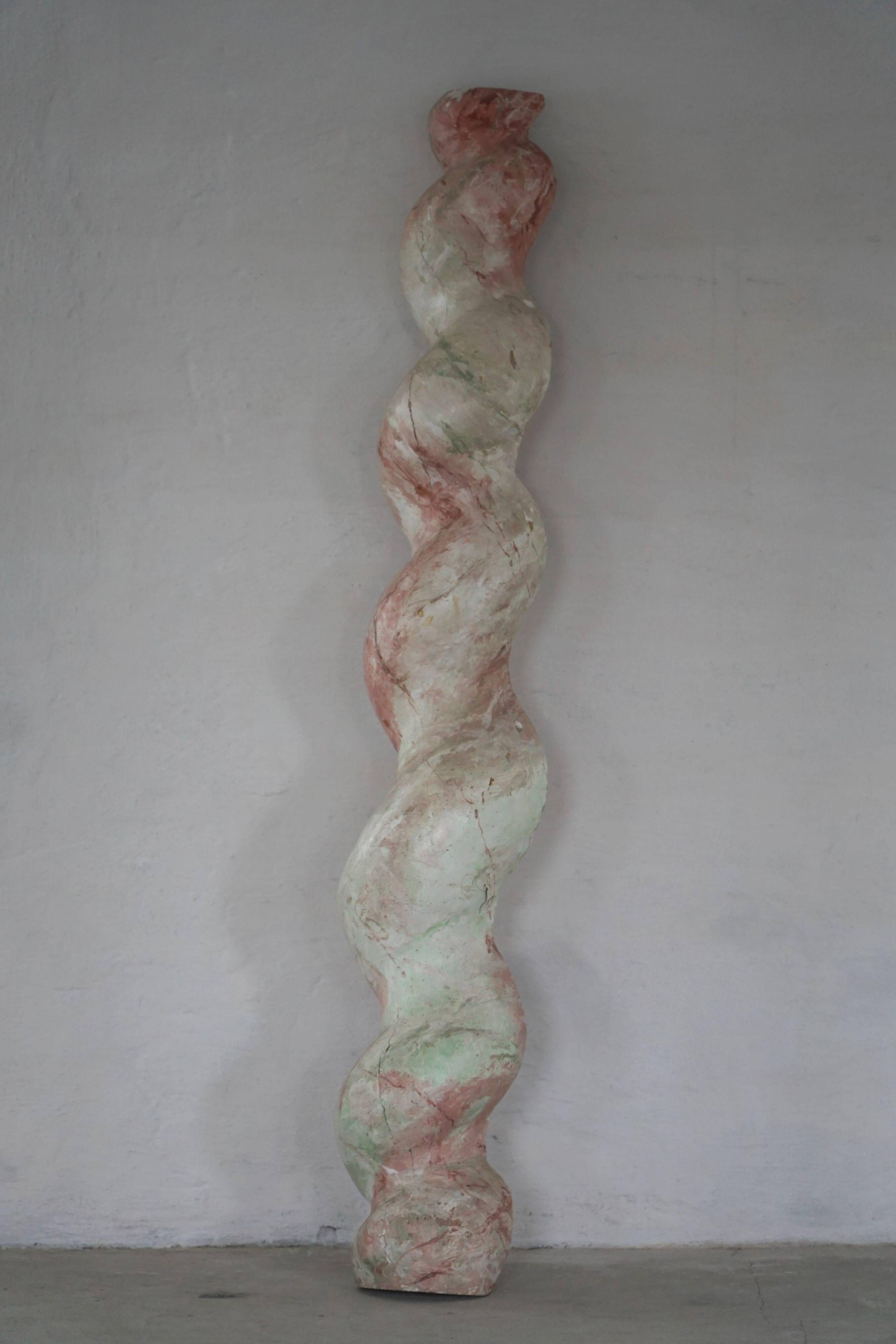 Grand antique Italian sculptural pedestal from the 18th century in twisted barley wood.