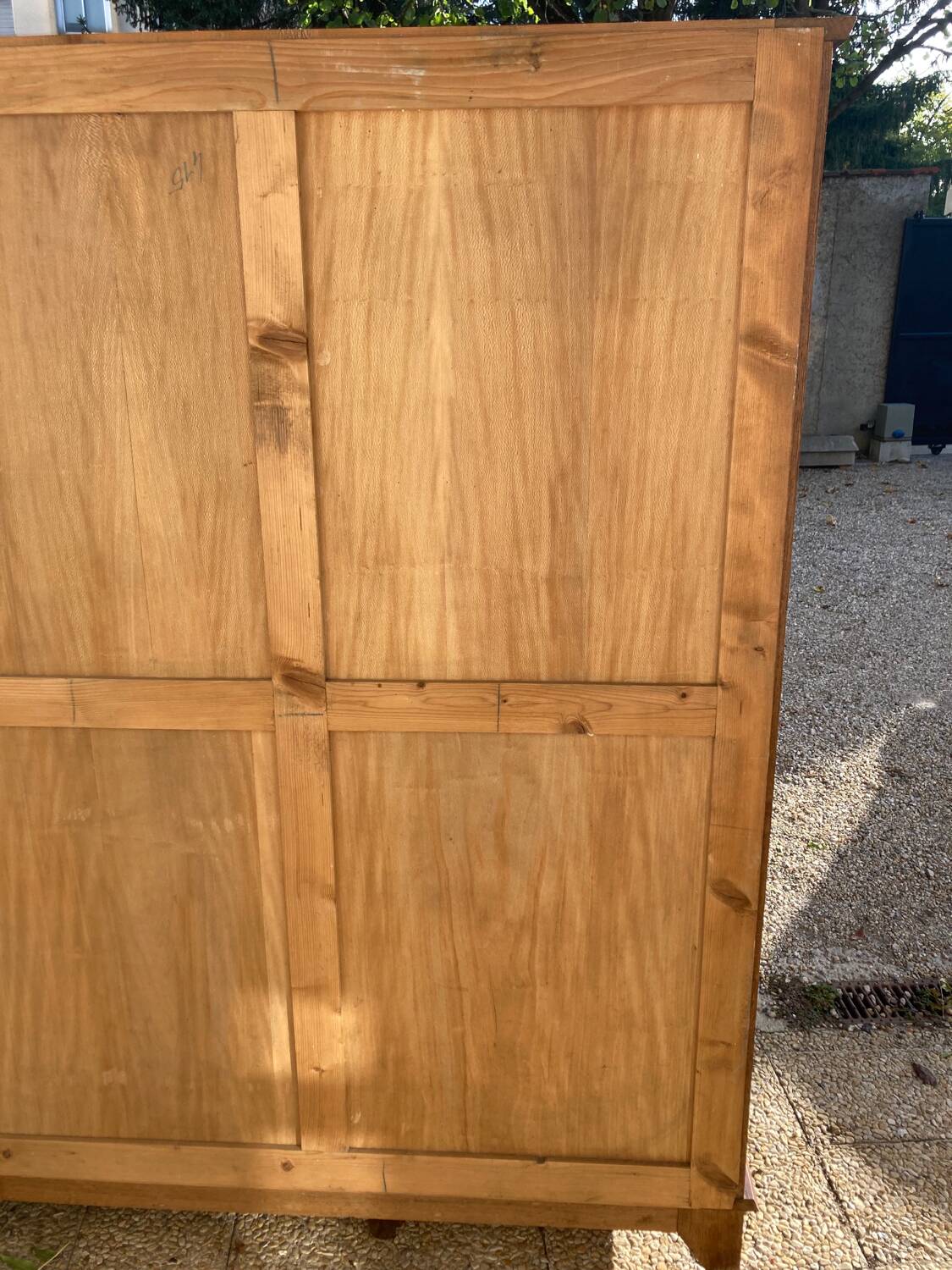 René Gabriel wardrobe