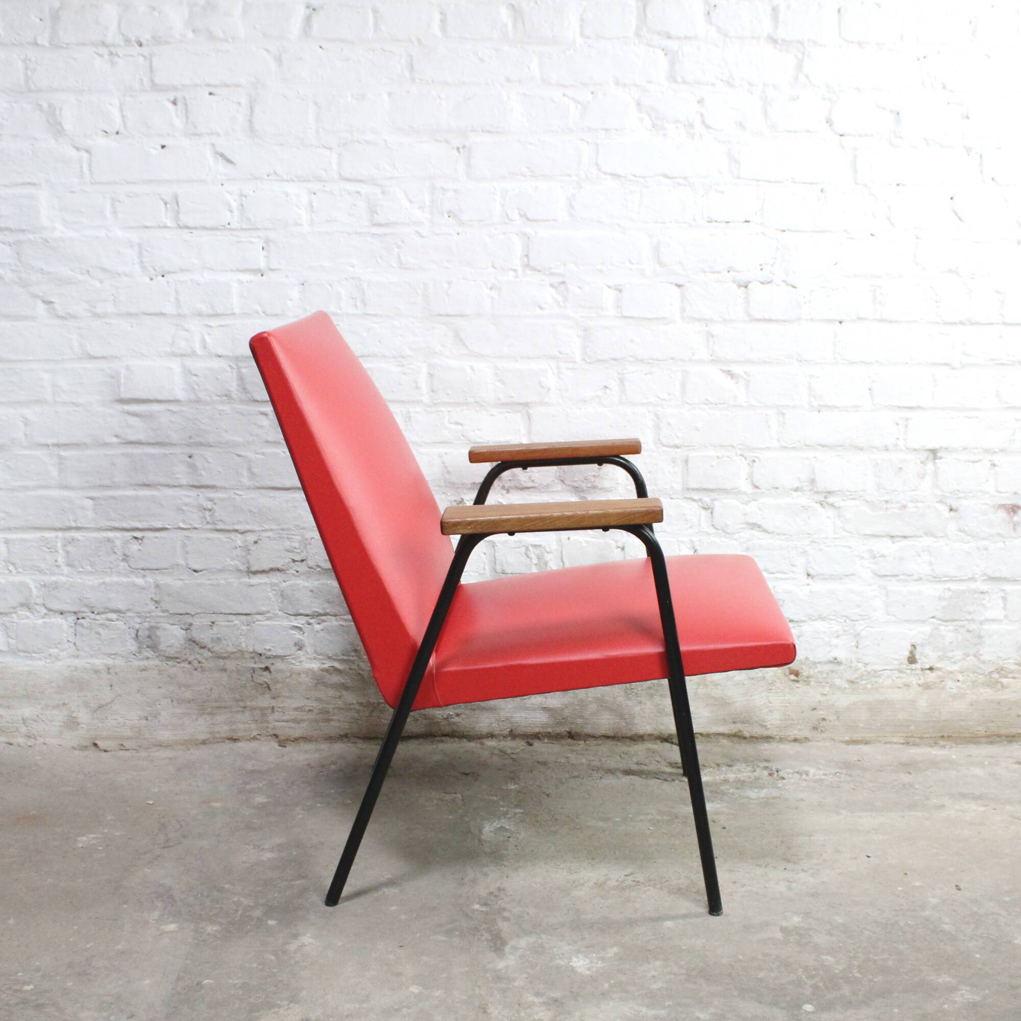 Fauteuil moderniste Robert par Pierre Guariche pour Meurop 1962
