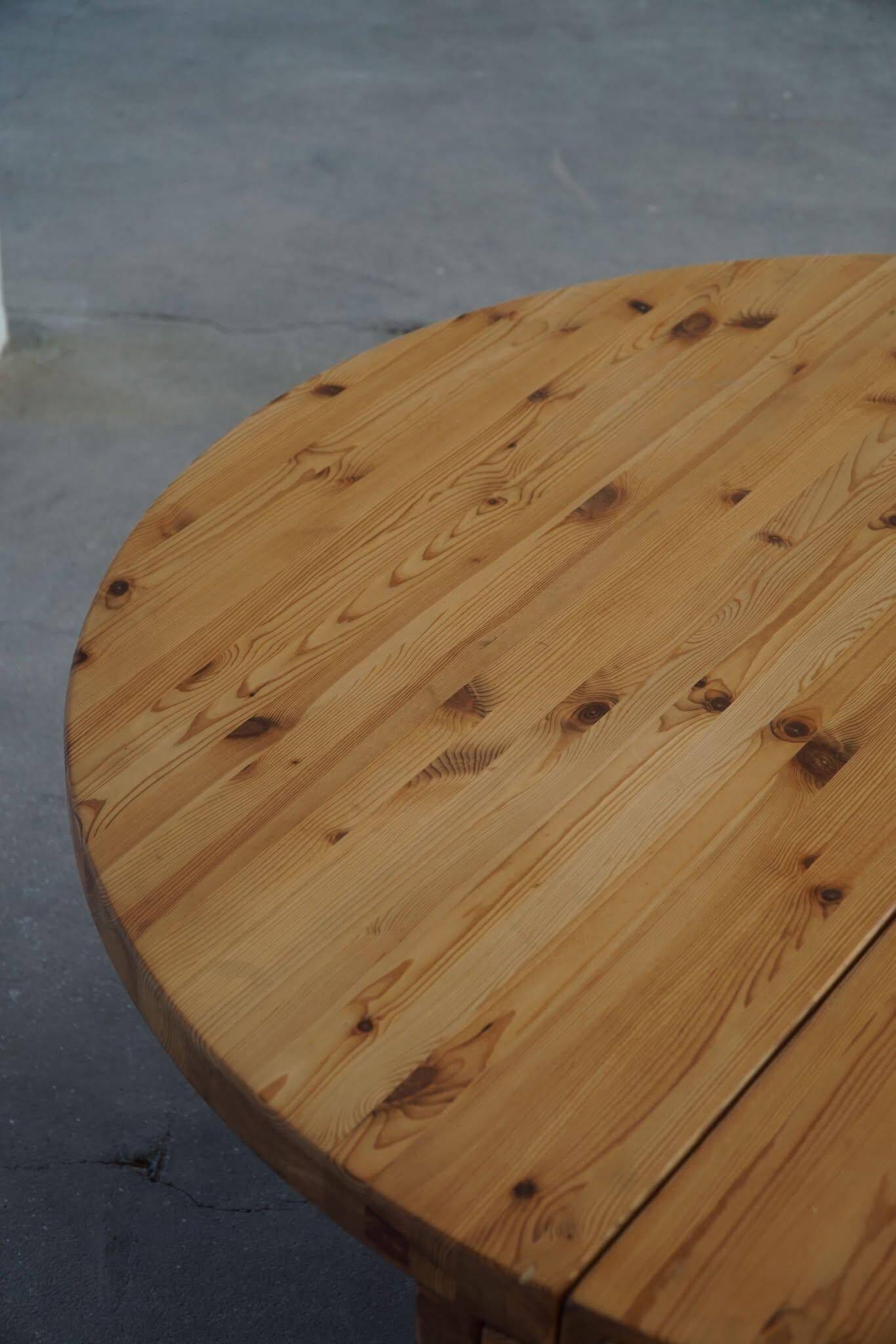 Large Danish mid-century modern dining table in pine, Tage Poulsen, 1970s.