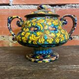 Sweet box with handles, antique caltagirone polychrome ceramic.
