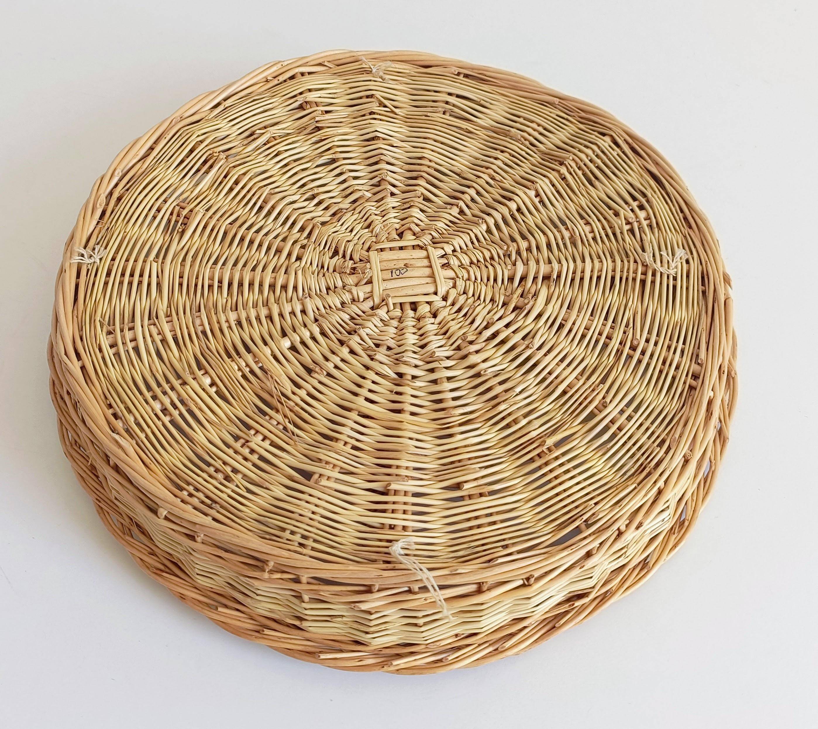 Rustic French Provence Wicker Basket Centerpiece / Vide-Poche – Mid 20th Century