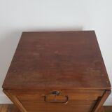 Sliding curtain cabinet