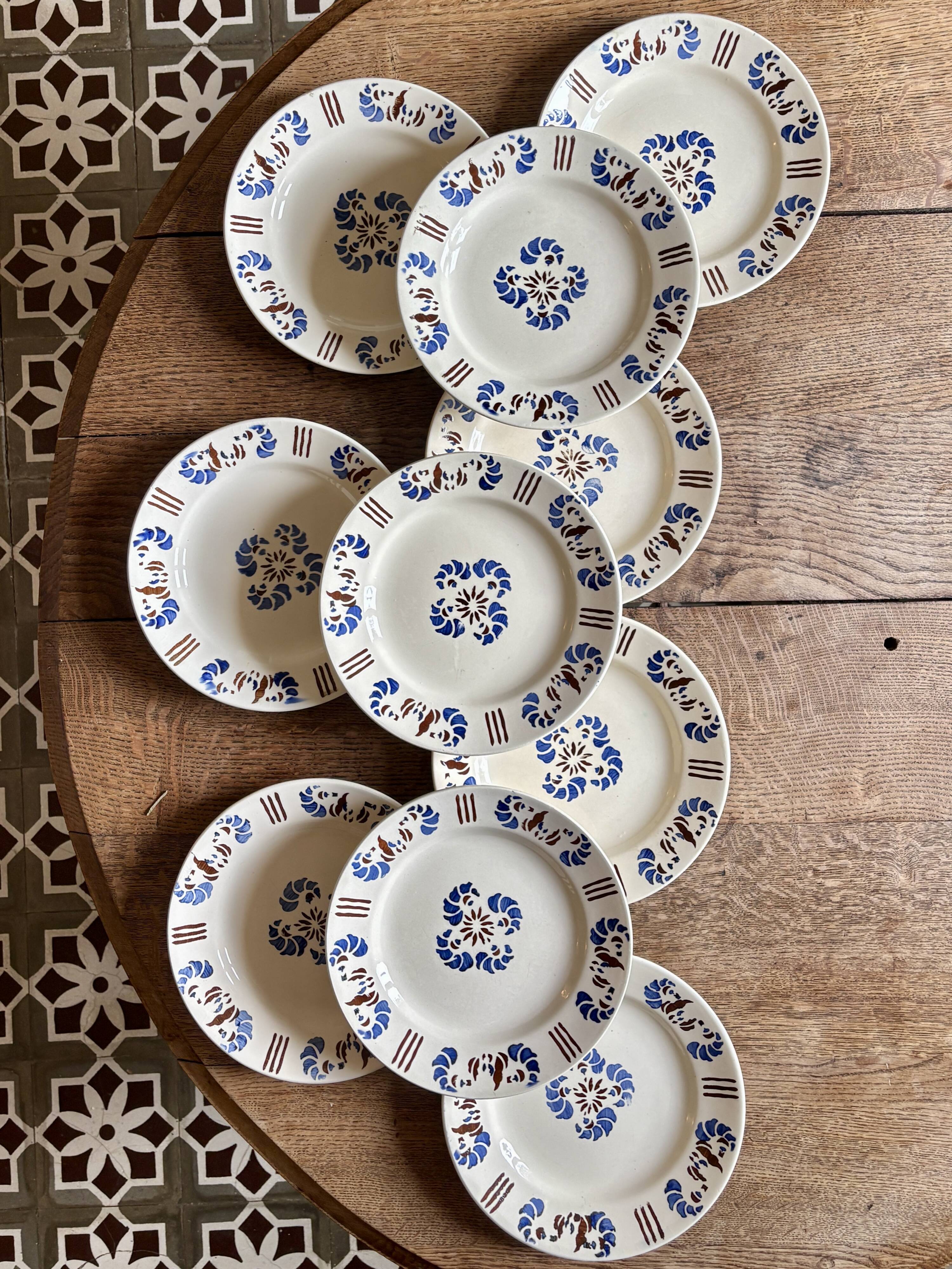 set of 10 antique flat plates model Laval