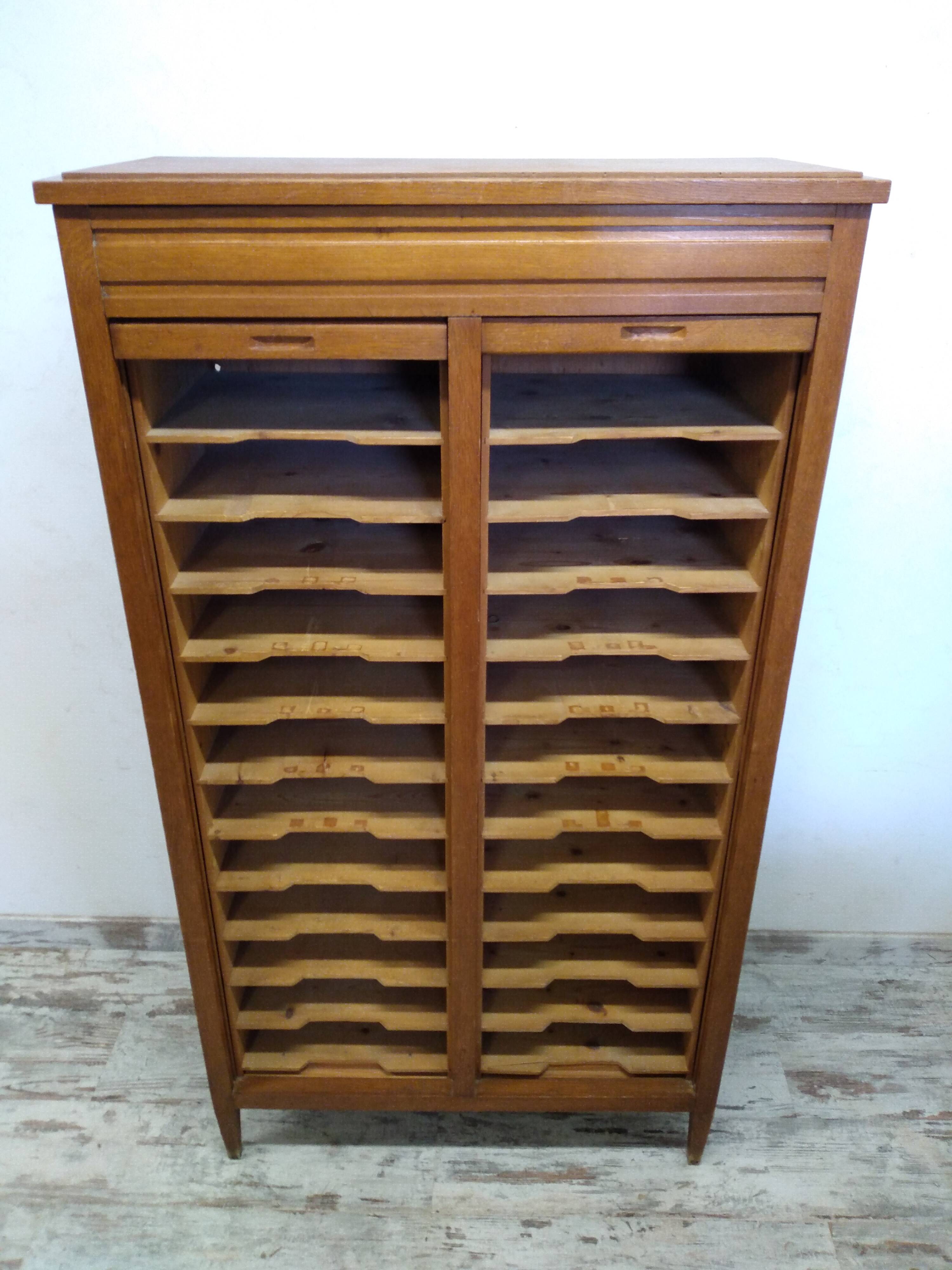 Atypical double curtain file cabinet