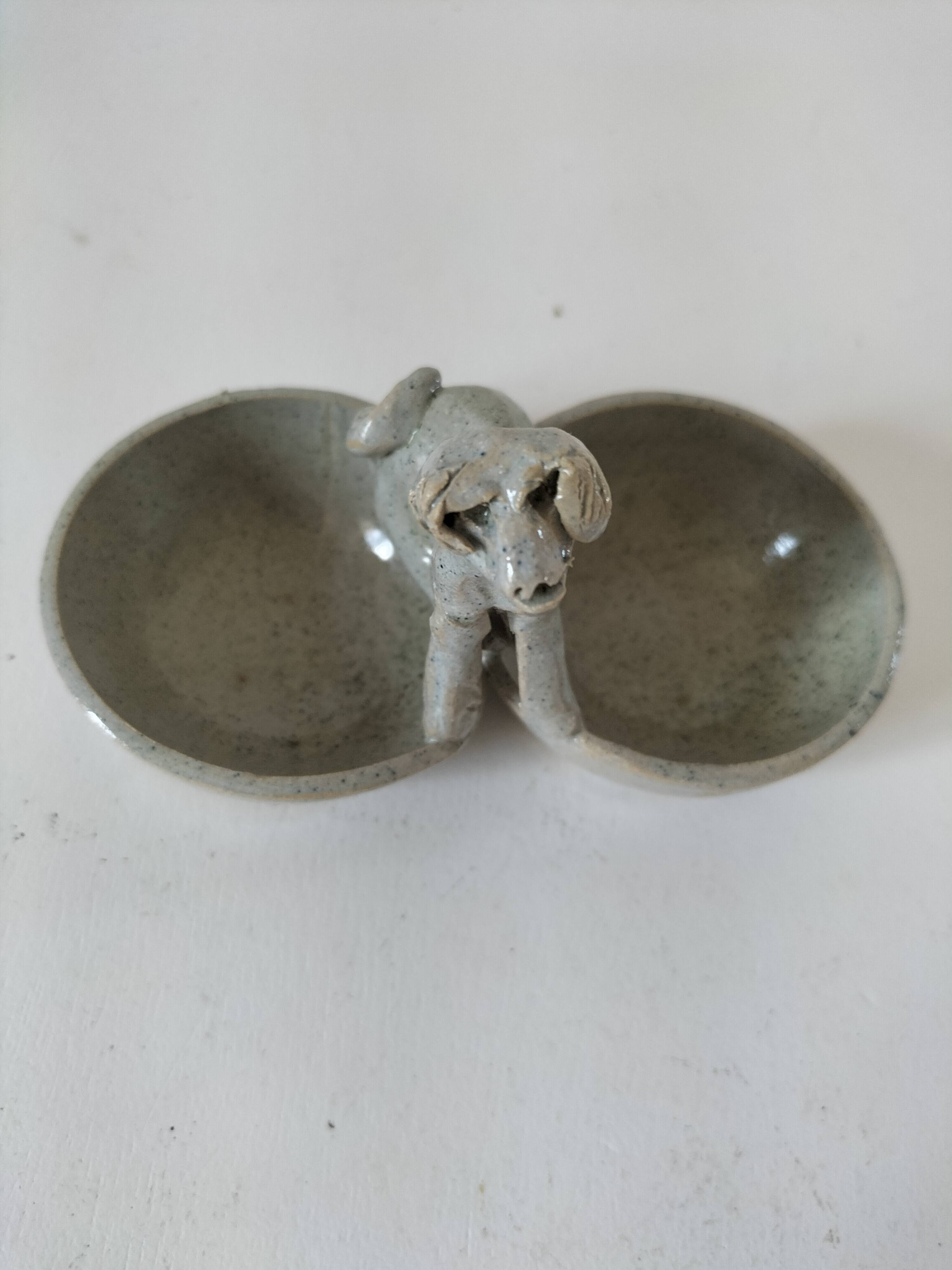 Salt and pepper shakers in glazed stoneware with dog – Handmade pottery