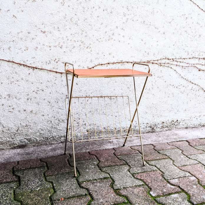 Review door / vinyl with tablet 60s