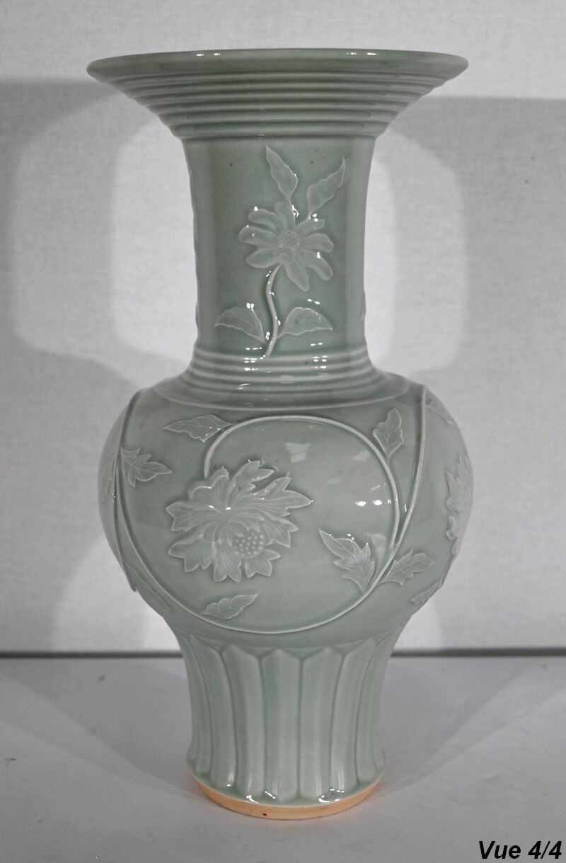 Celadon vase from China – 1900