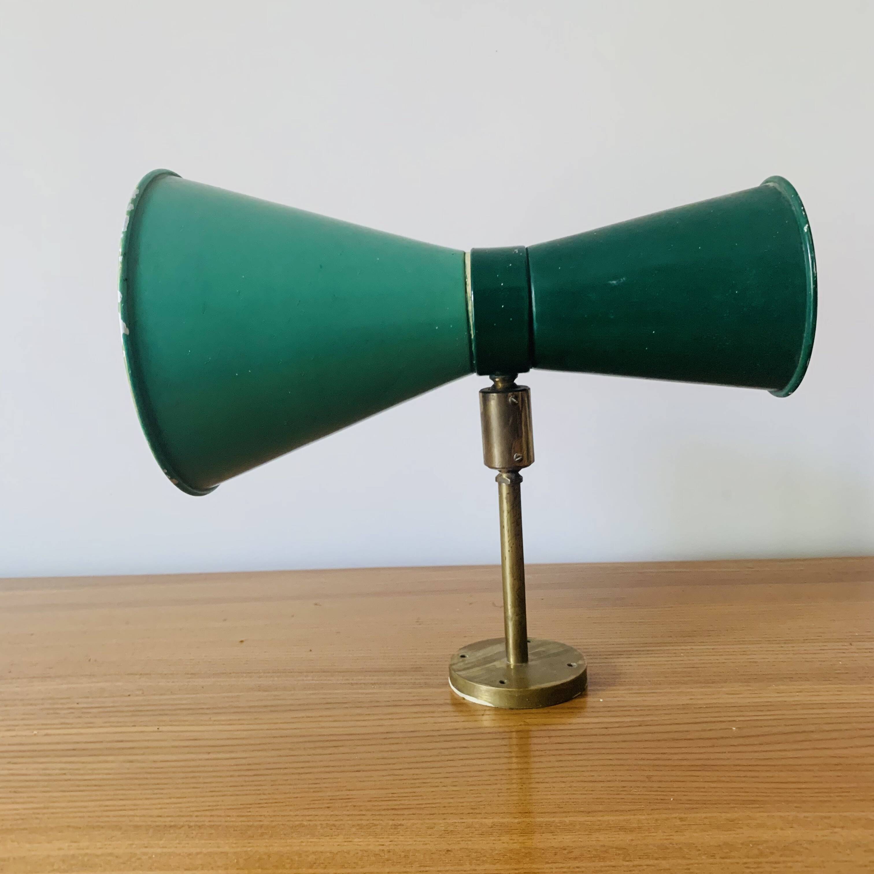 Diabolo wall light