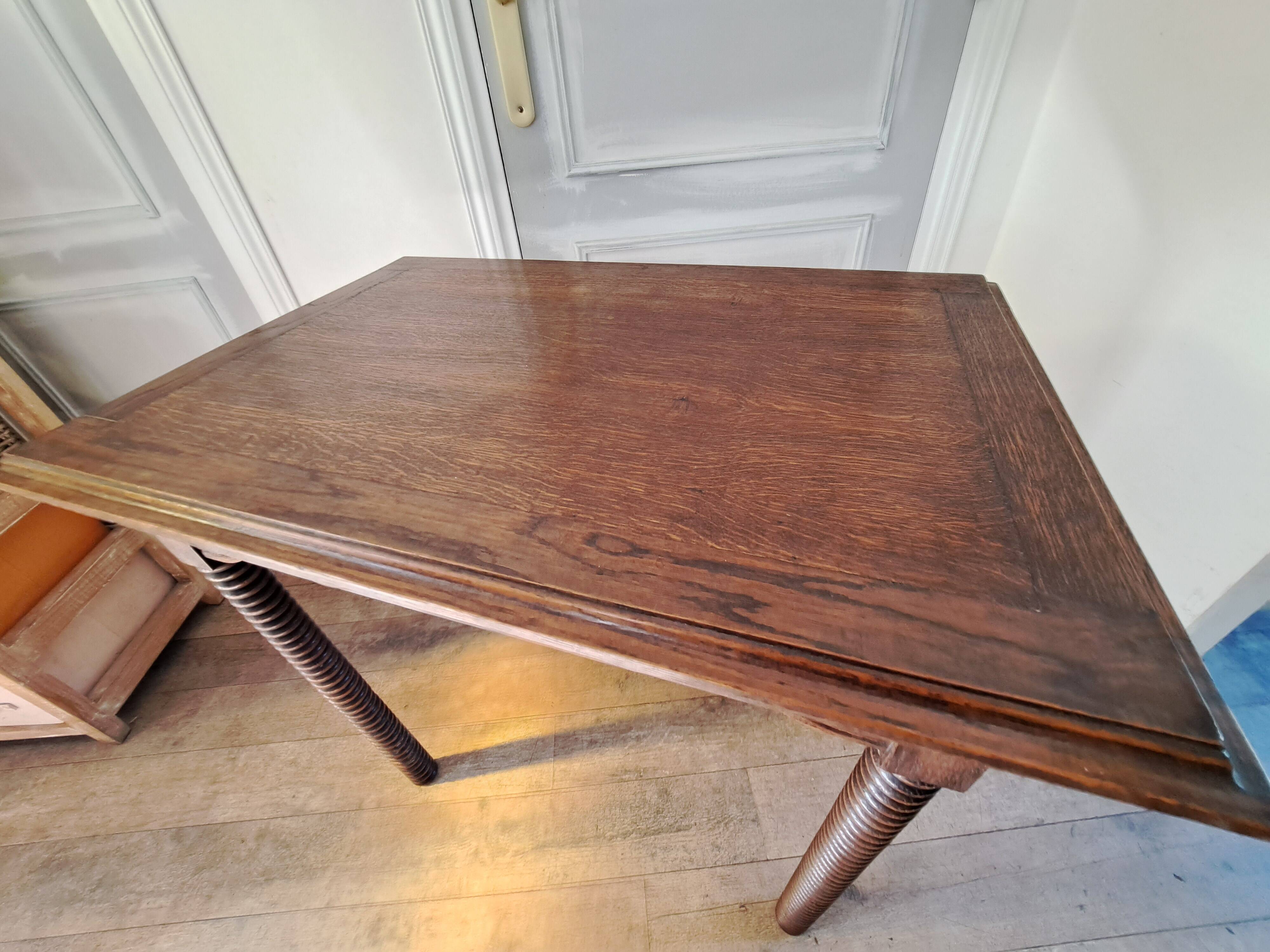 Desk with turned legs