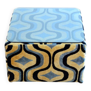 Table d’appoint, pouf, design Italien 1970