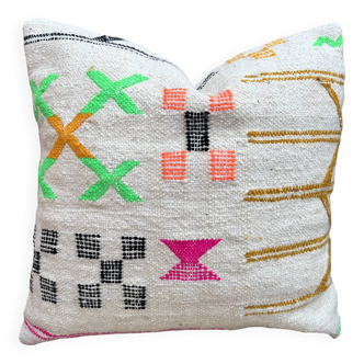 Handmade Moroccan Kilim cushion cover: Bohemian decorative cushion