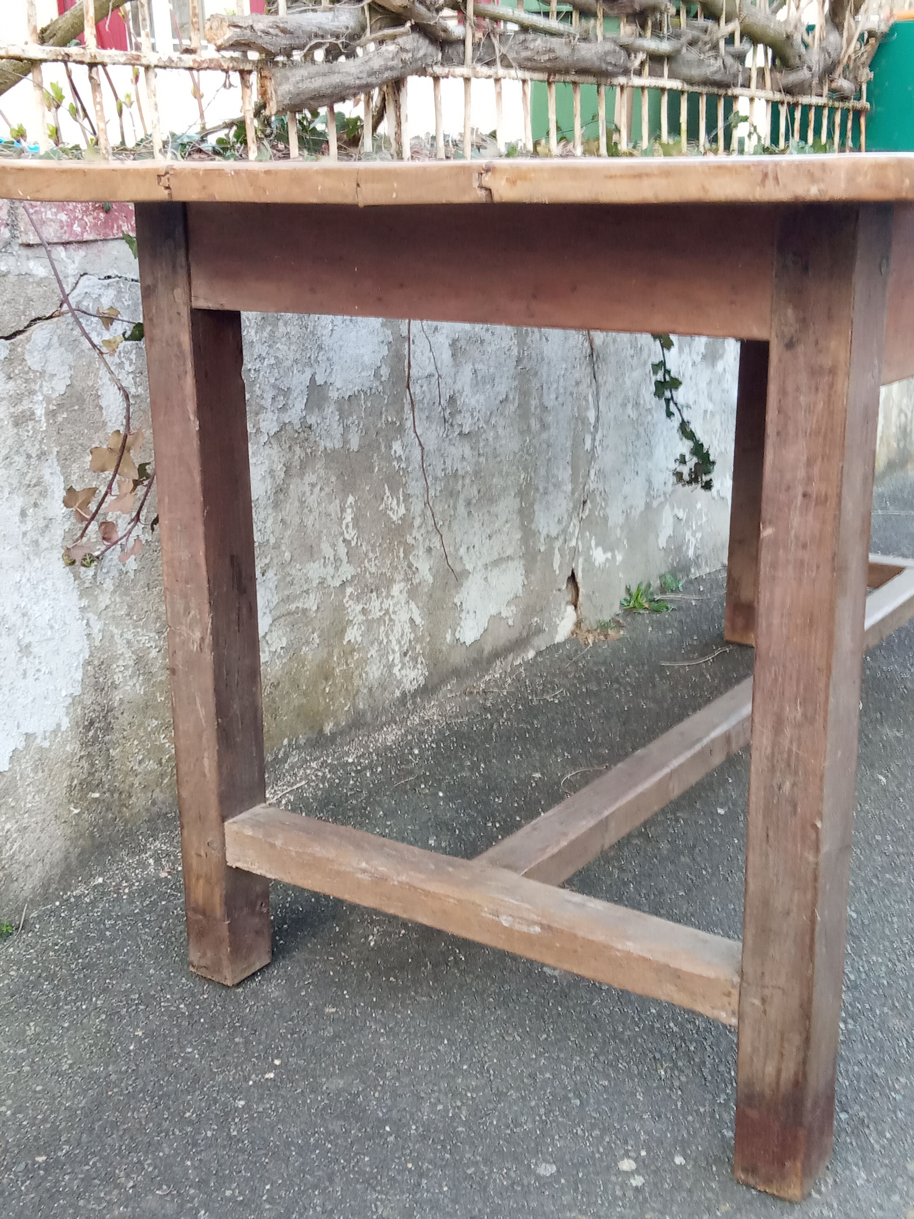 Old farmhouse table 6 people