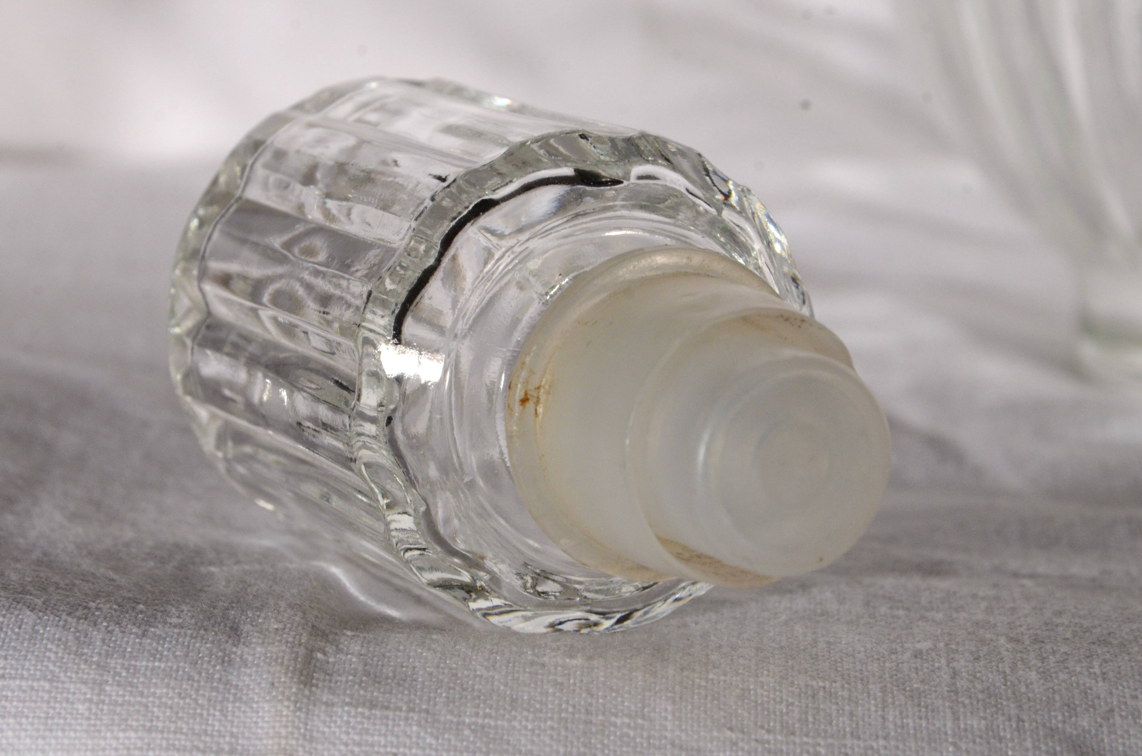 Flacon de parfum, eau de Cologne fabriqué en France