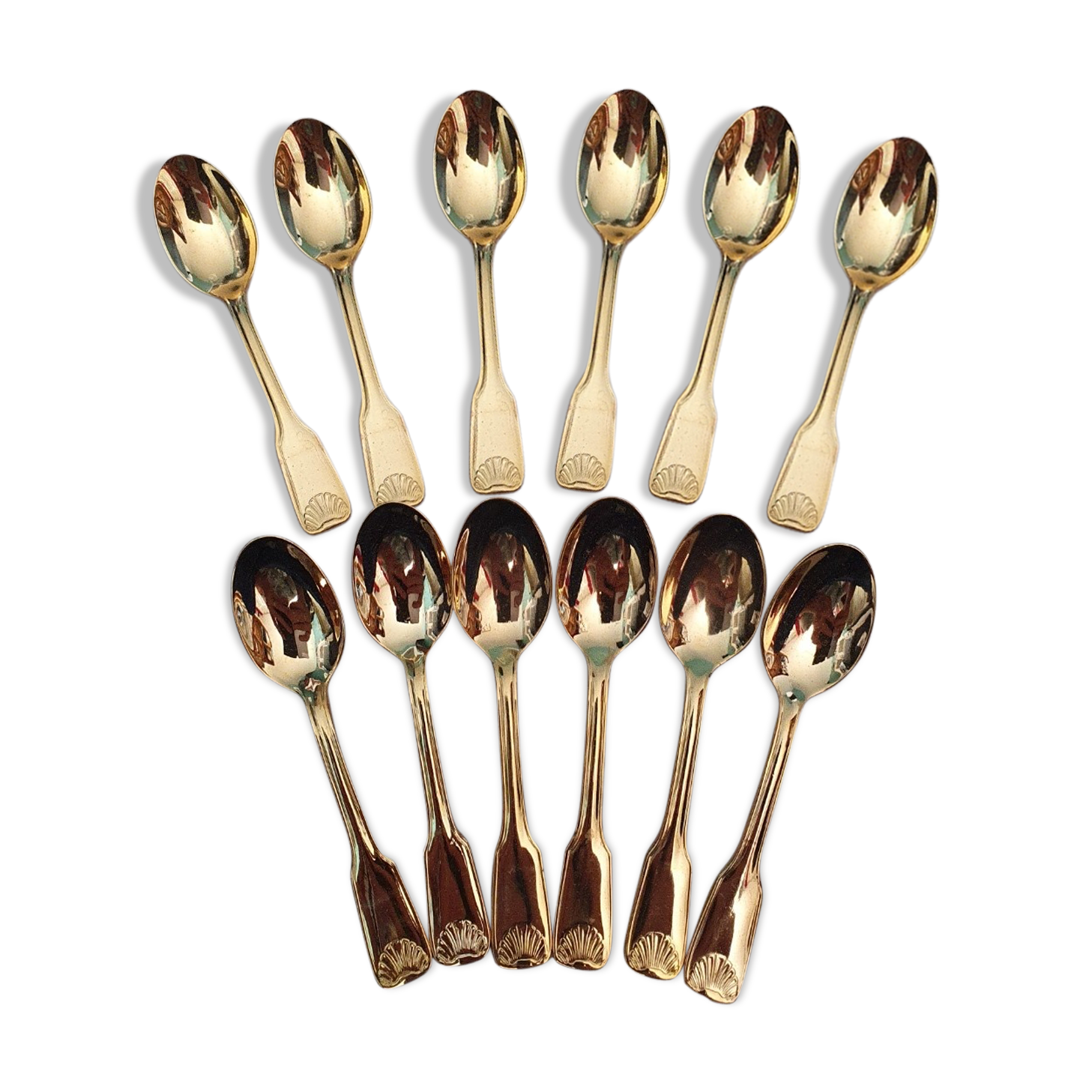 12 small spoonfuls a mocha in golden metal