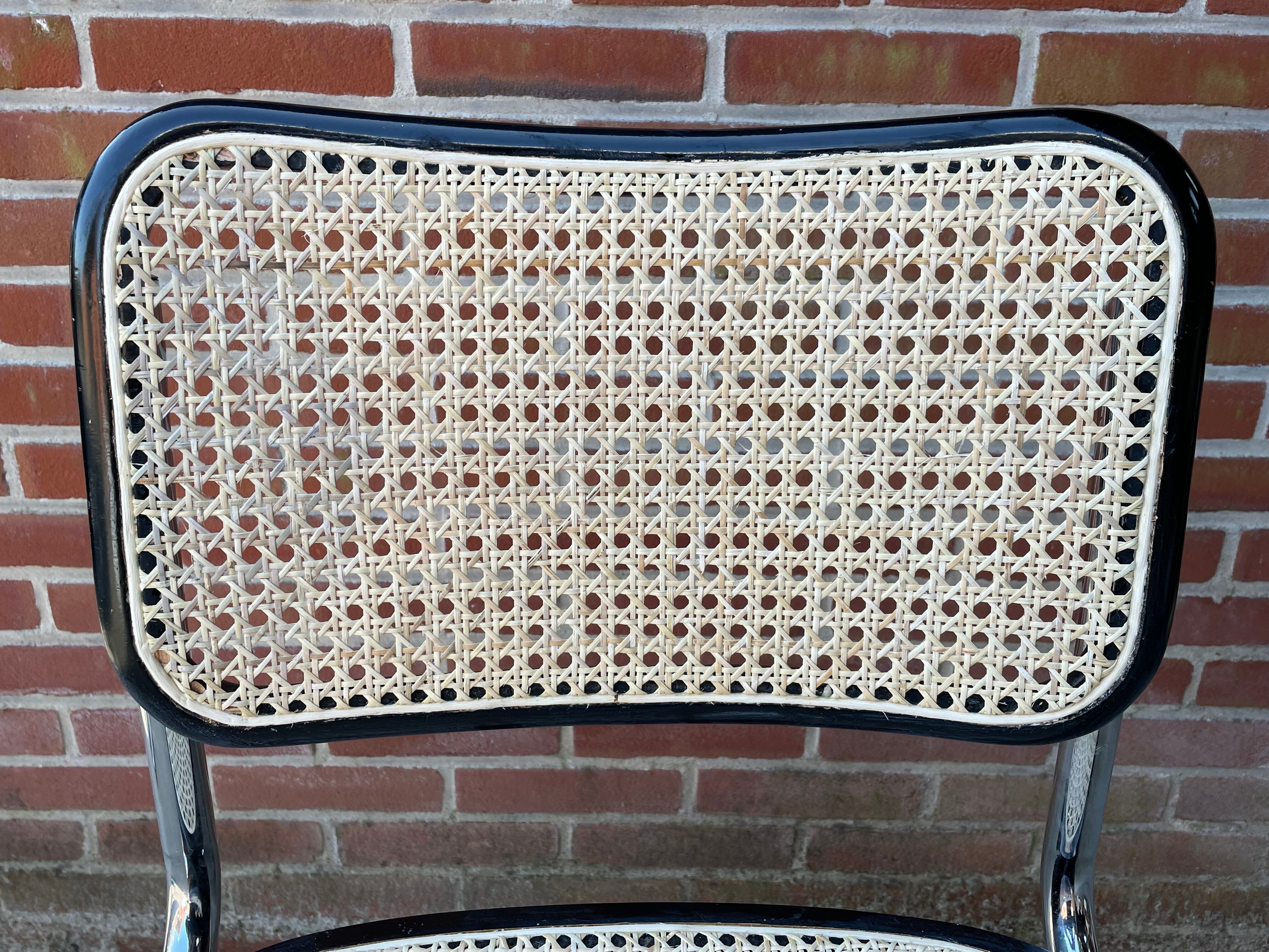 Ensemble de 4 chaises vintage modèle Cesca B32 en noir et chrome