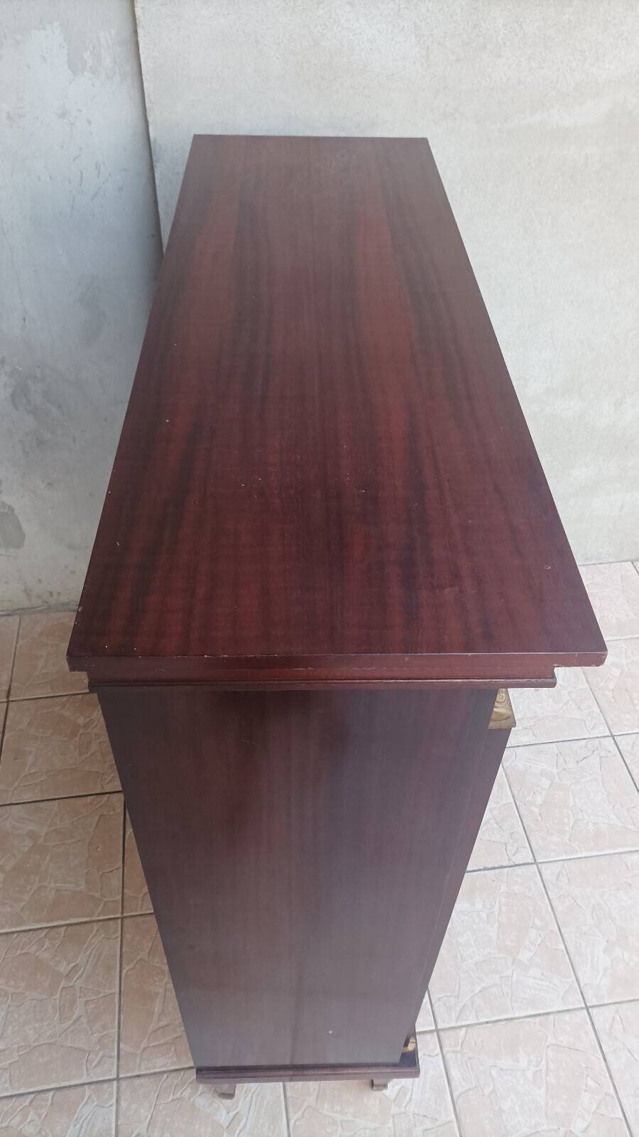 Empire style display cabinet in mahogany veneer