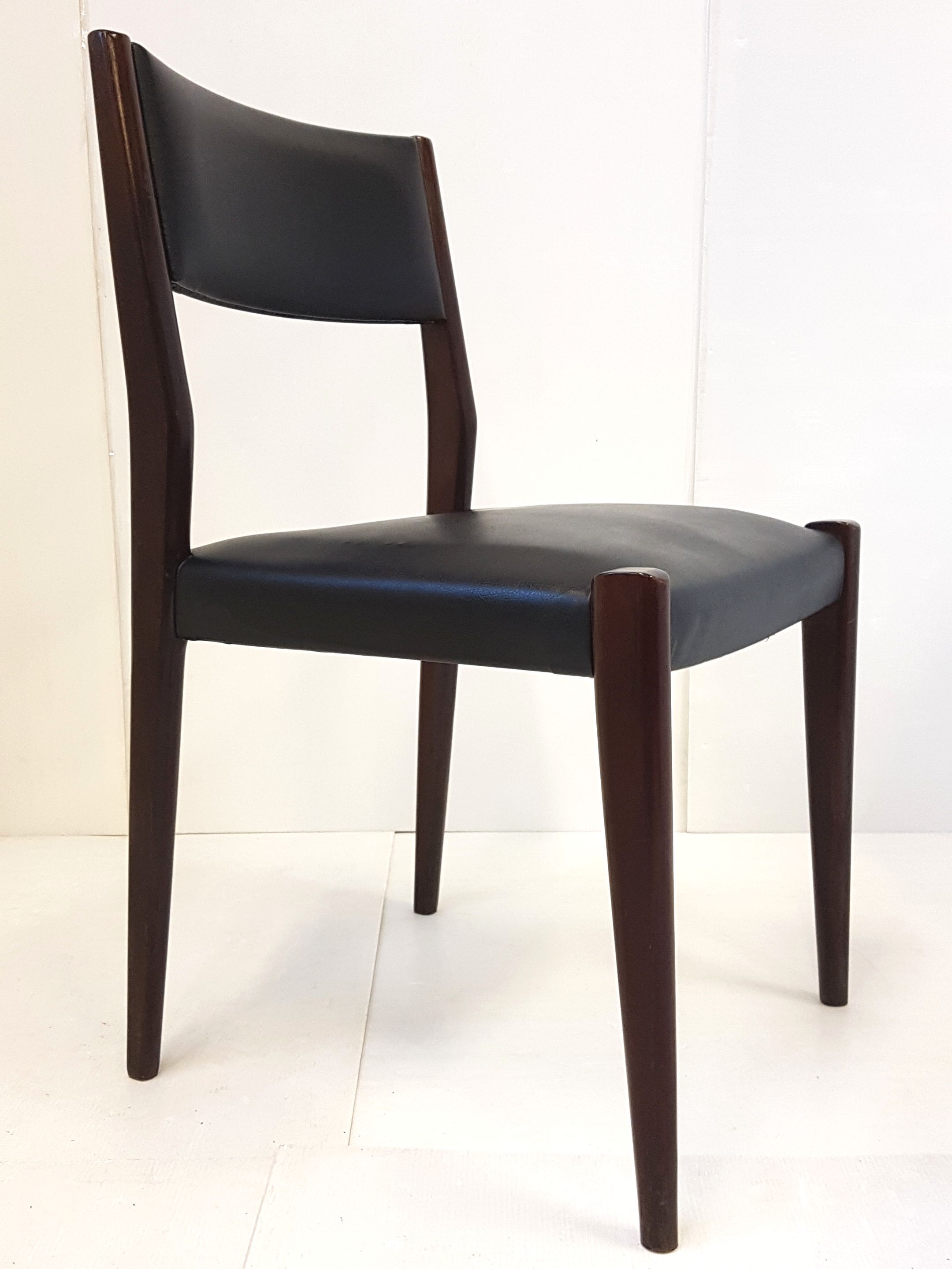 Suite of 6 Scandinavian chairs 1960