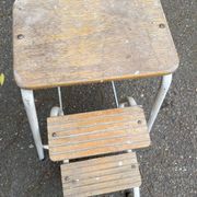 Folding step stool in solid wood and white steel