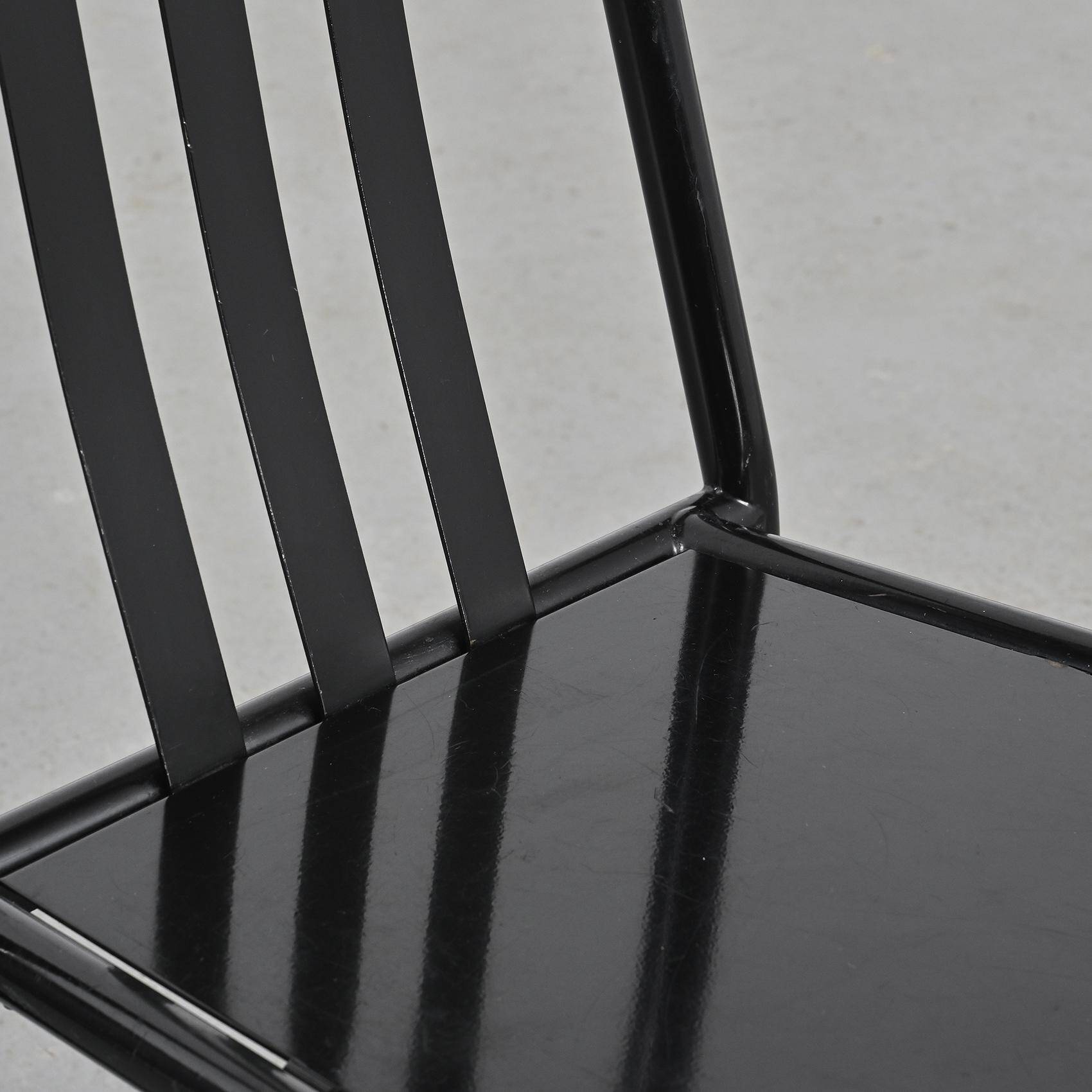 Suite de 4 chaises Modèle 222 par Robert Mallet-Stevens