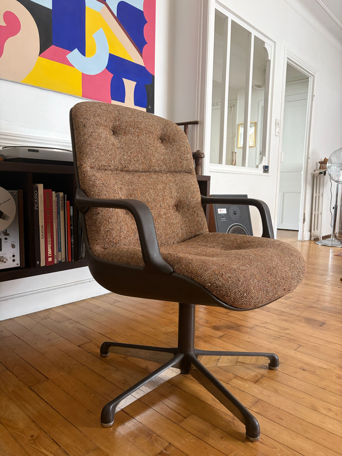 Fauteuil édition Comforto dans le goût de Charles Pollock