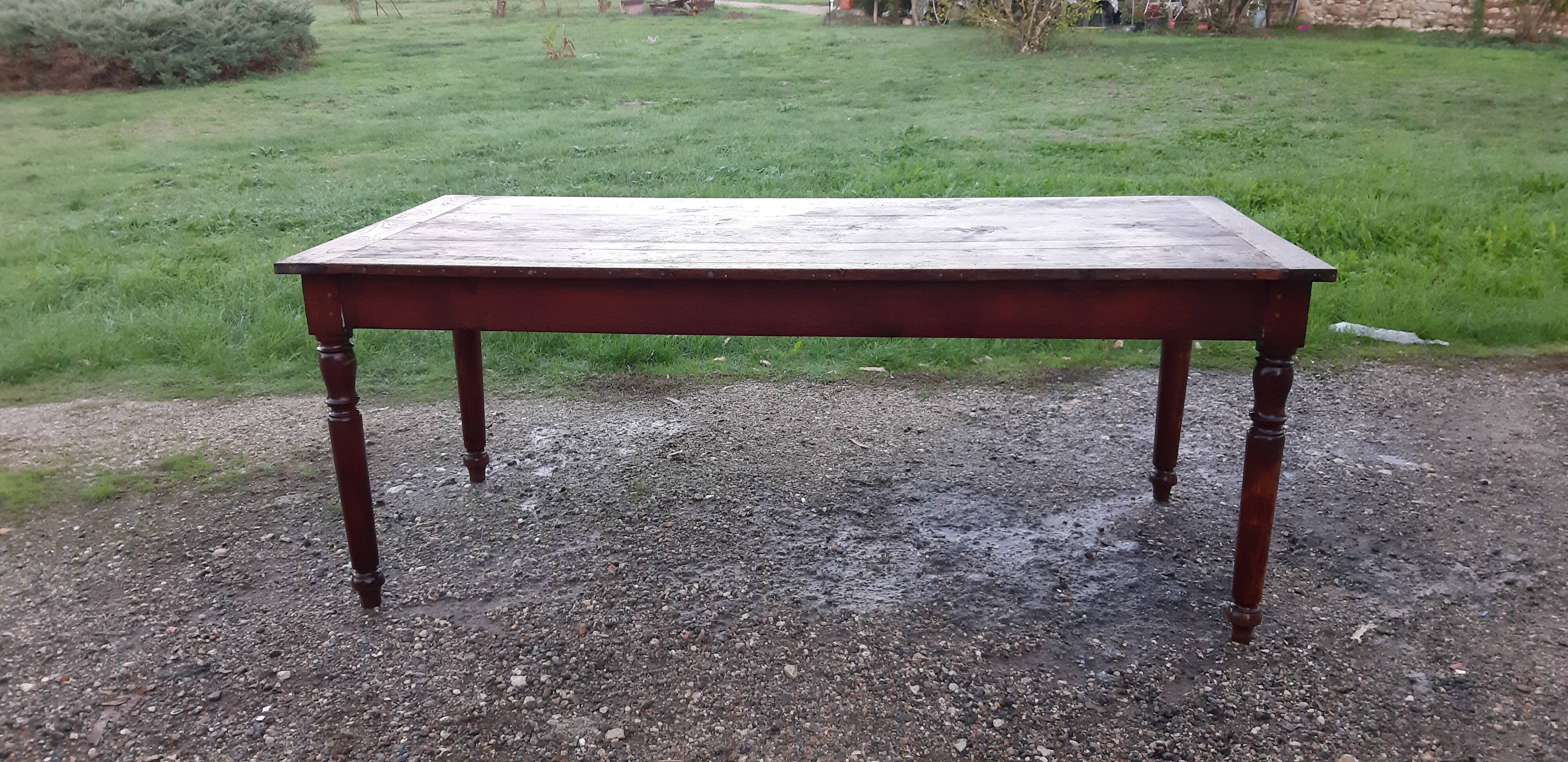 Country farm table in oak