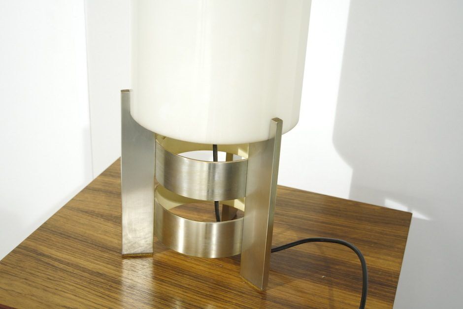 Lampe de table en plexi et métal