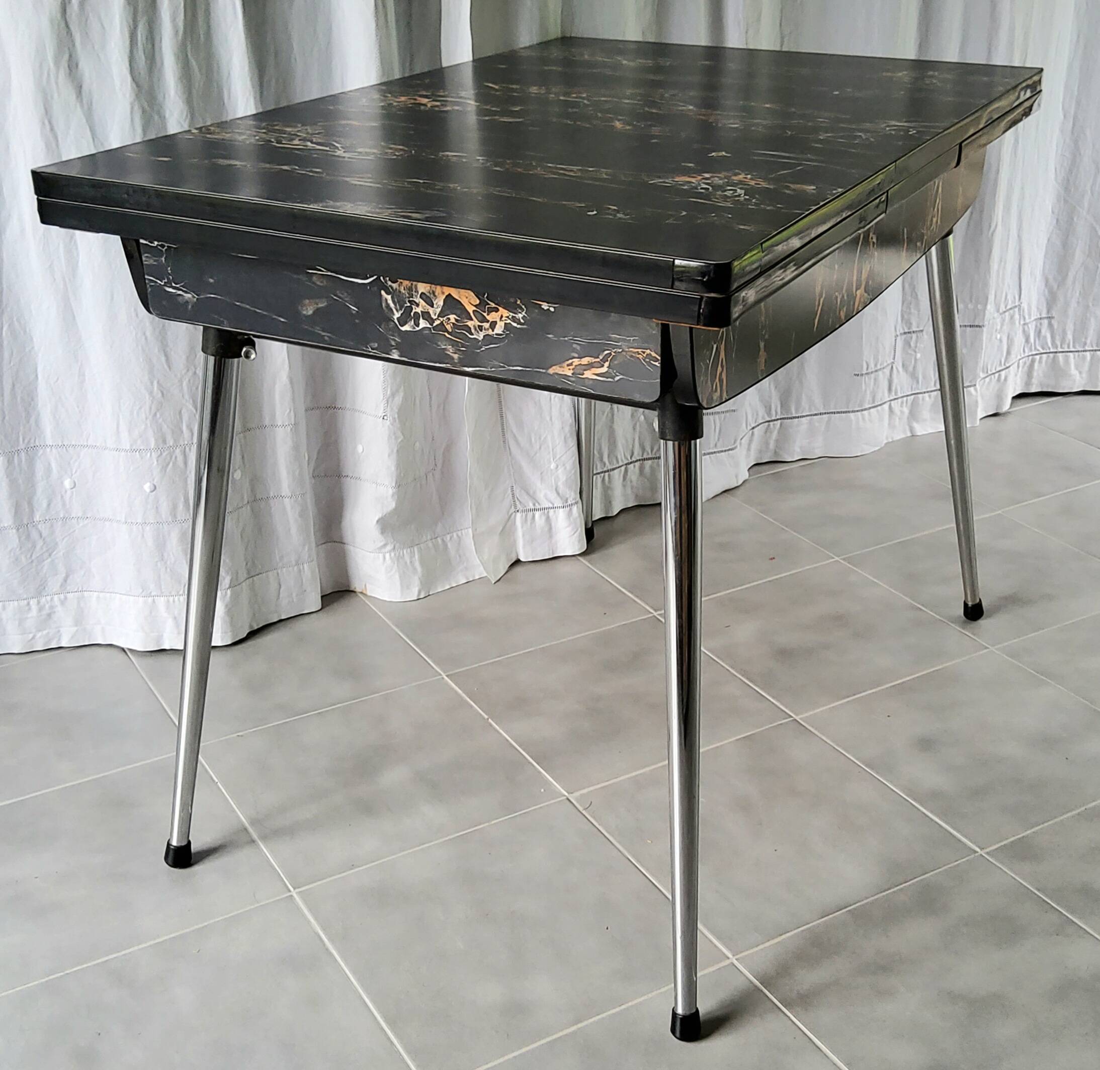 Ensemble en formica marbré