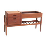 Sidebaord teak with planter by A. W. Iversen to Vinde Møbelfabrik, 1960