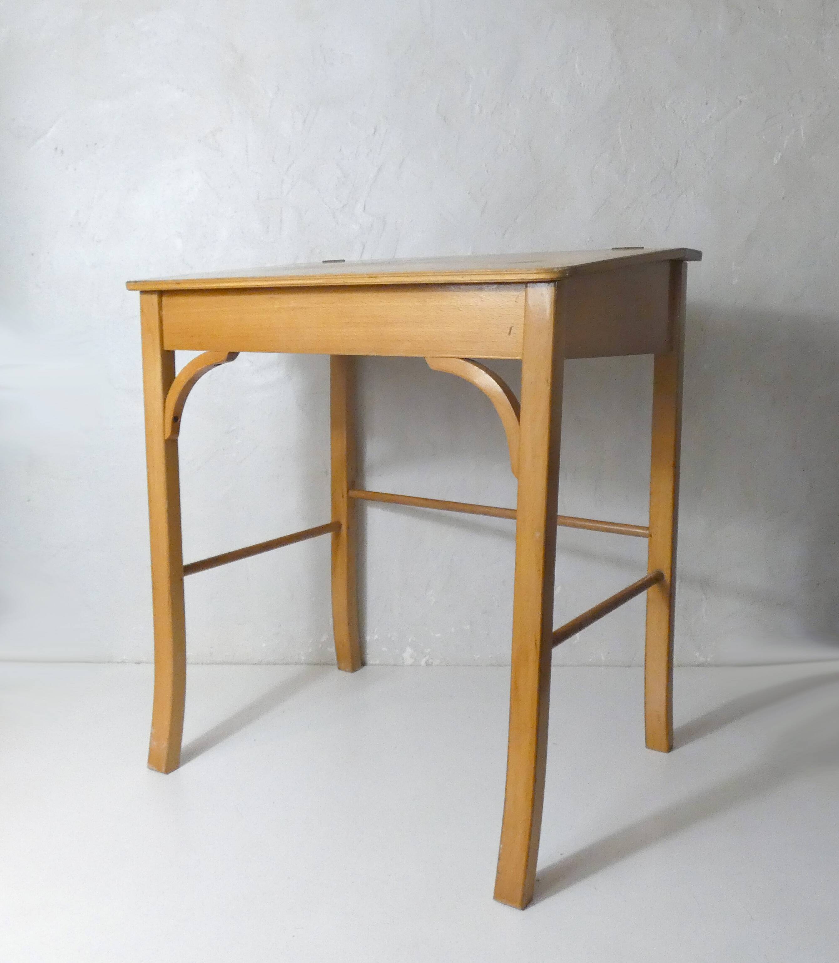 Desk + Baumann chair for children