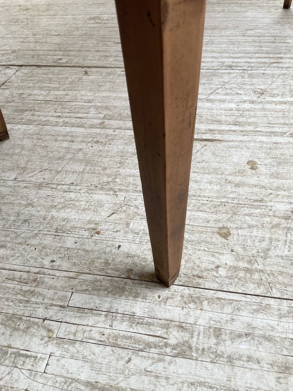 Farmhouse table with spindle legs 2m